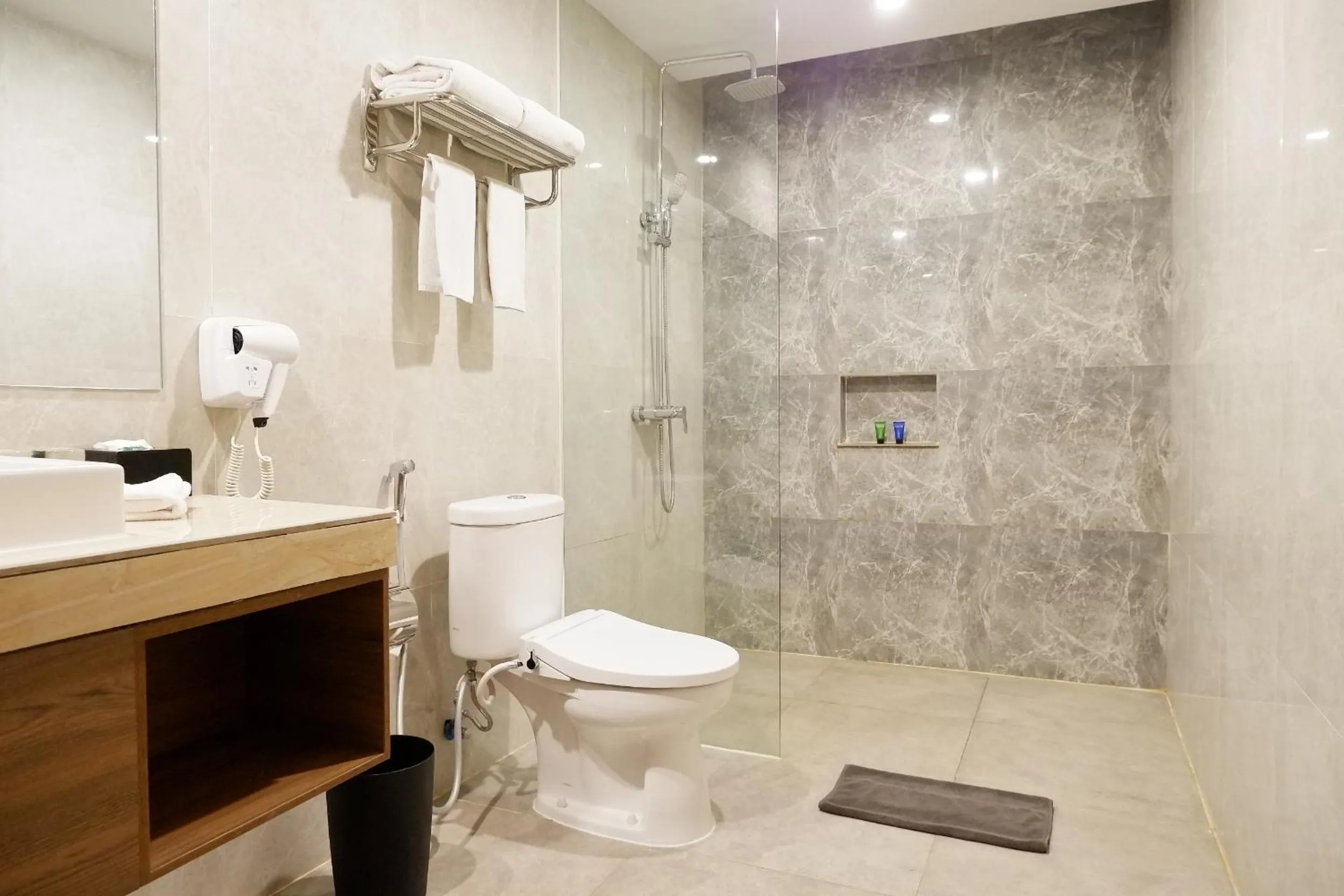 Bathroom in Aston Inn Pandanaran