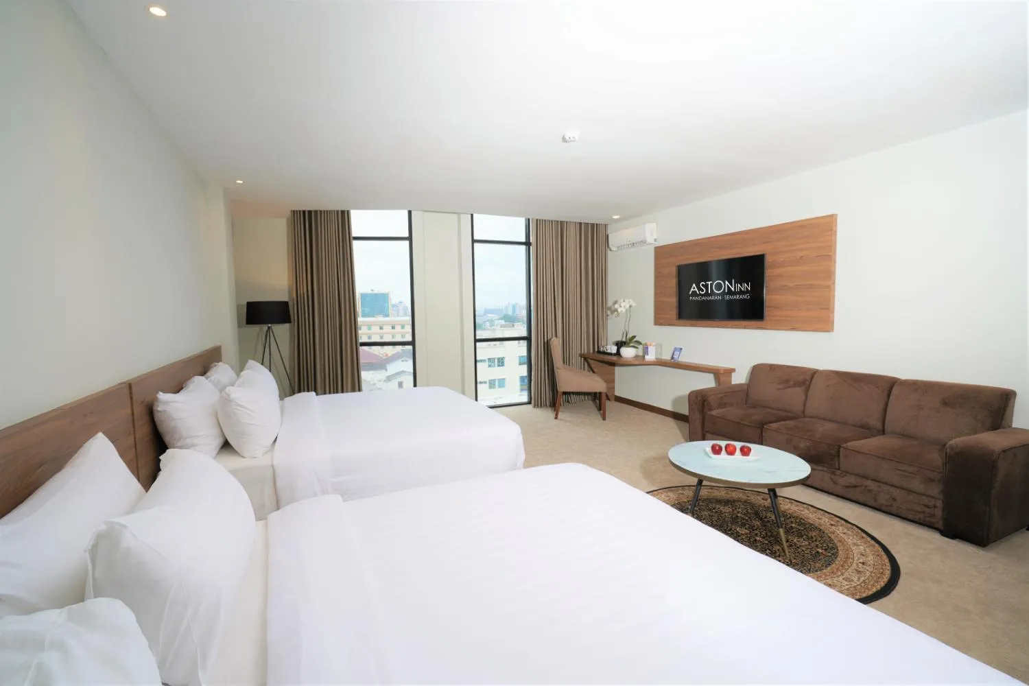 Photo of the whole room, Bed in Aston Inn Pandanaran