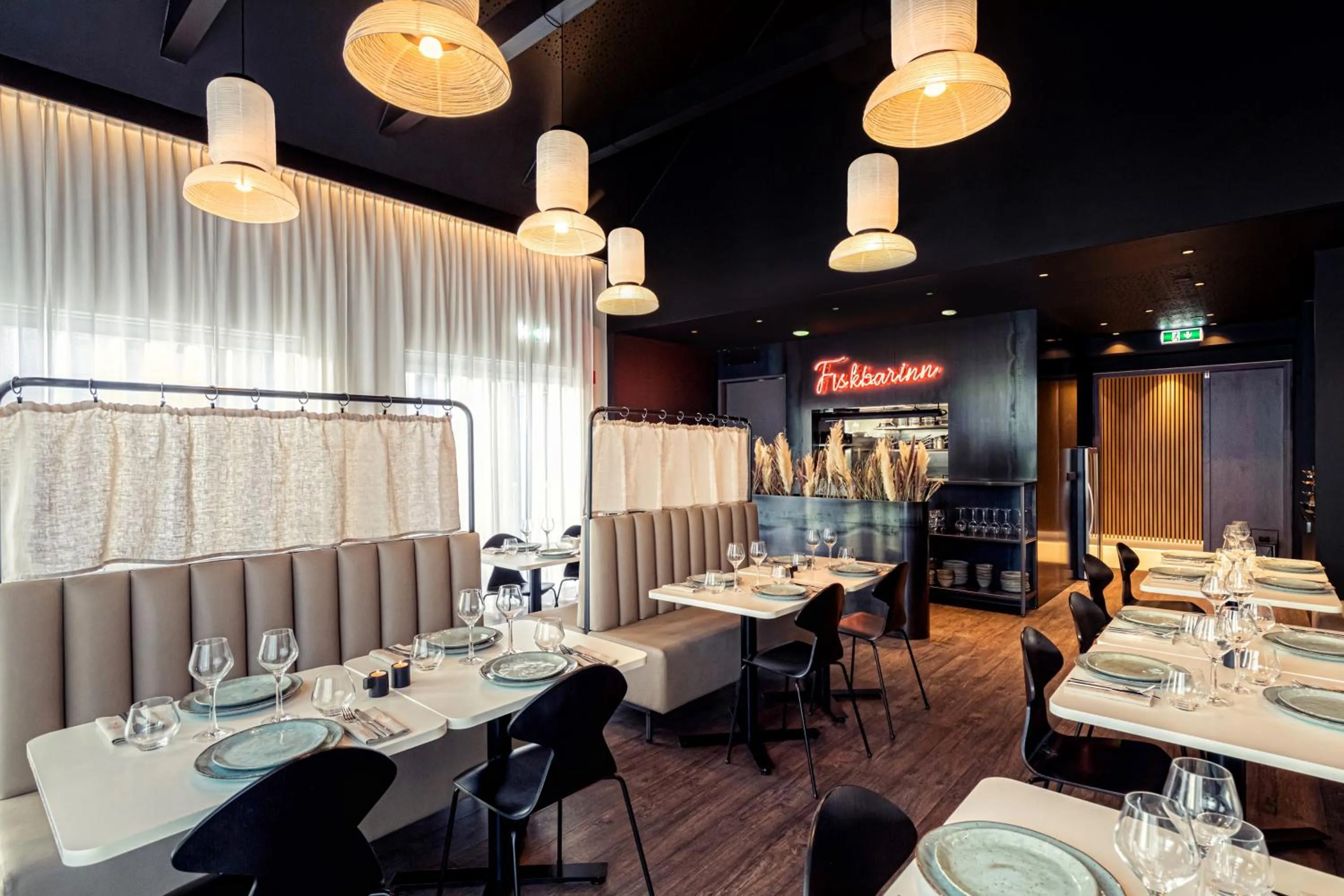 Restaurant/places to eat in Hotel Berg by Keflavik Airport