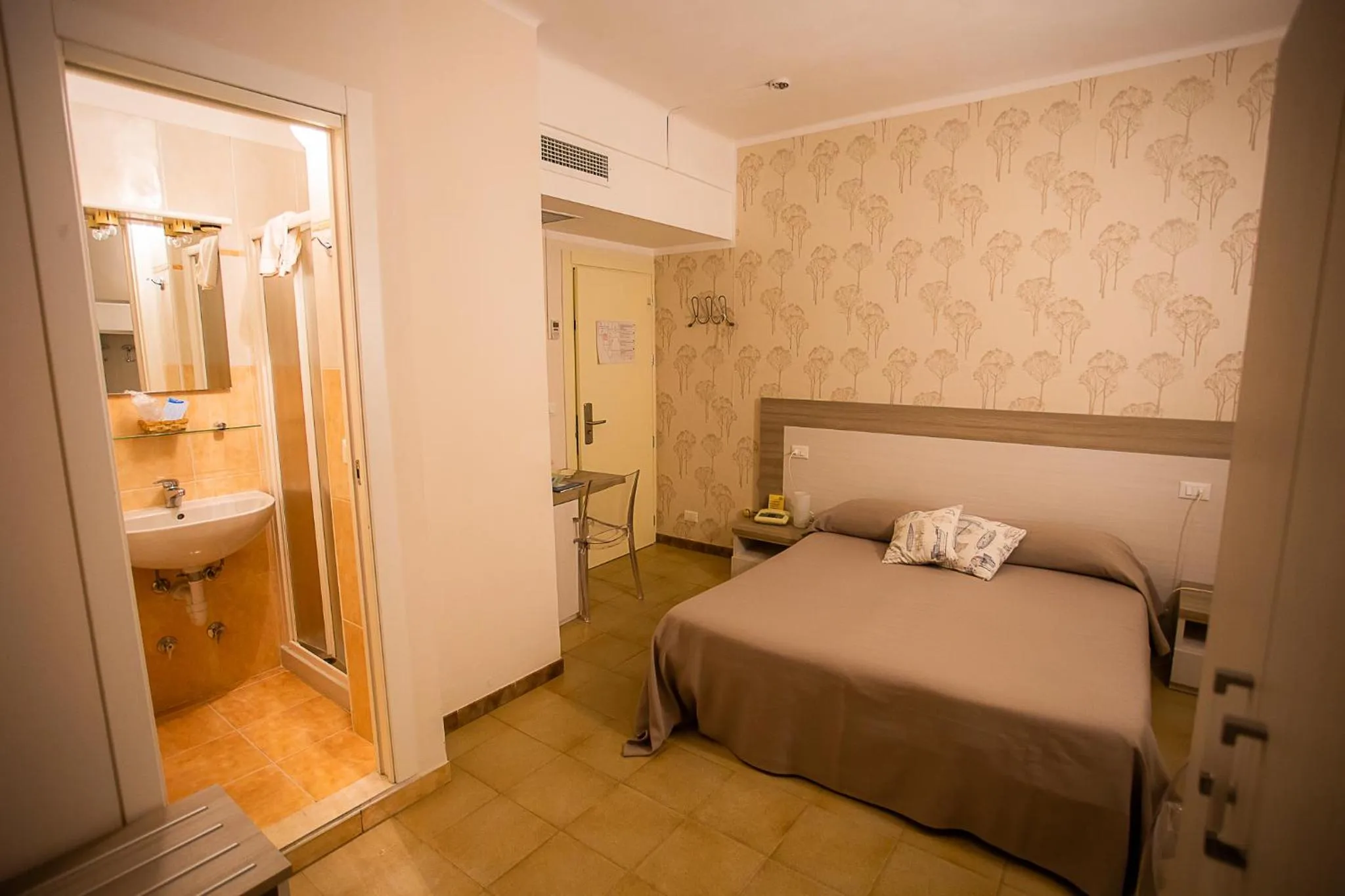 Bed in Hotel Nuovo Al Mare