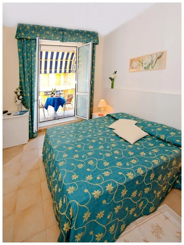 Bed in Hotel Nuovo Al Mare