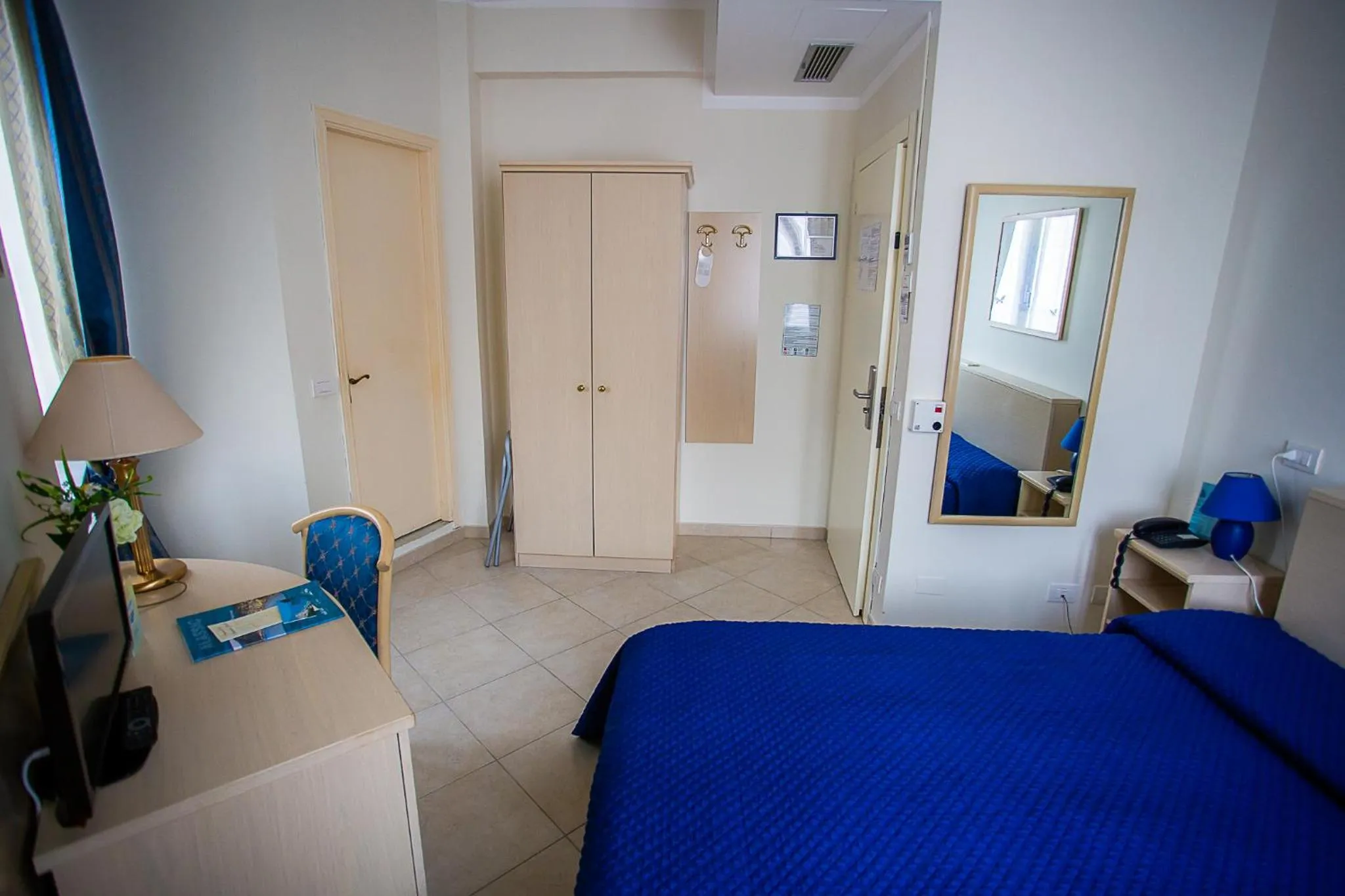 Bed in Hotel Nuovo Al Mare