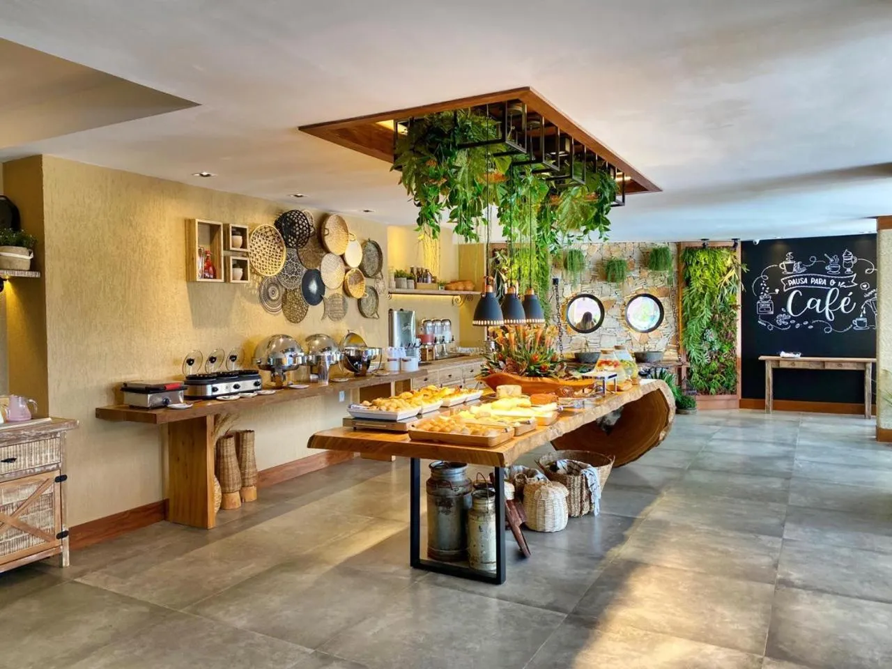 Restaurant/places to eat in Natal Dunnas Hotel