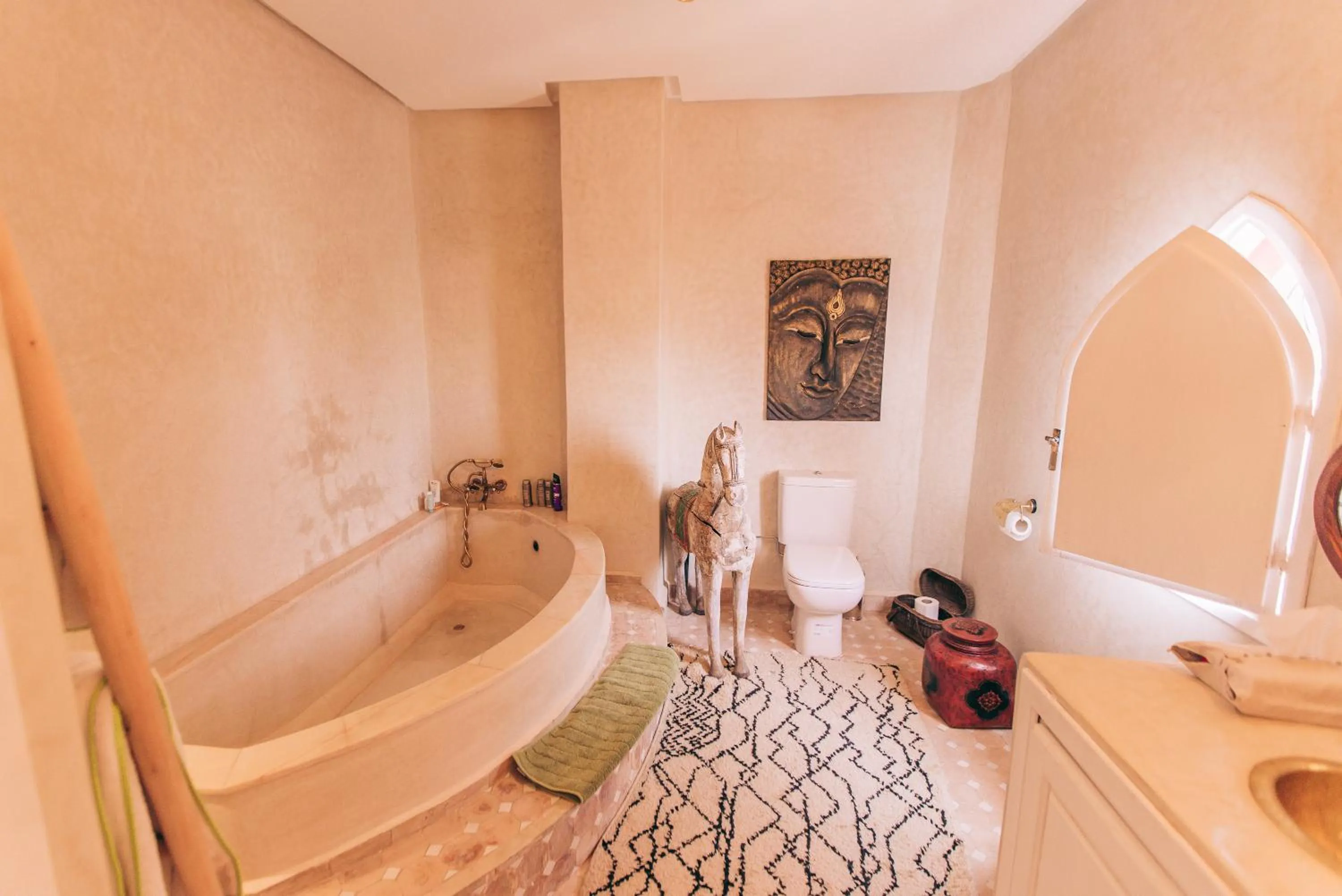 Bathroom, Bed in Indian Palace