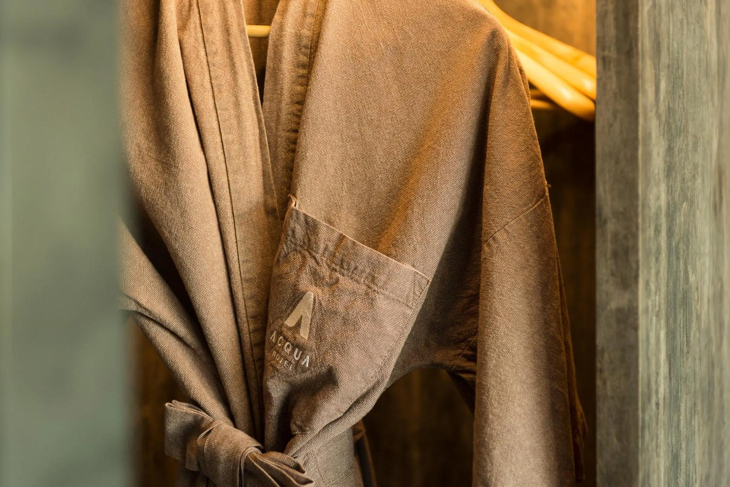 wardrobe in Acqua Hotel