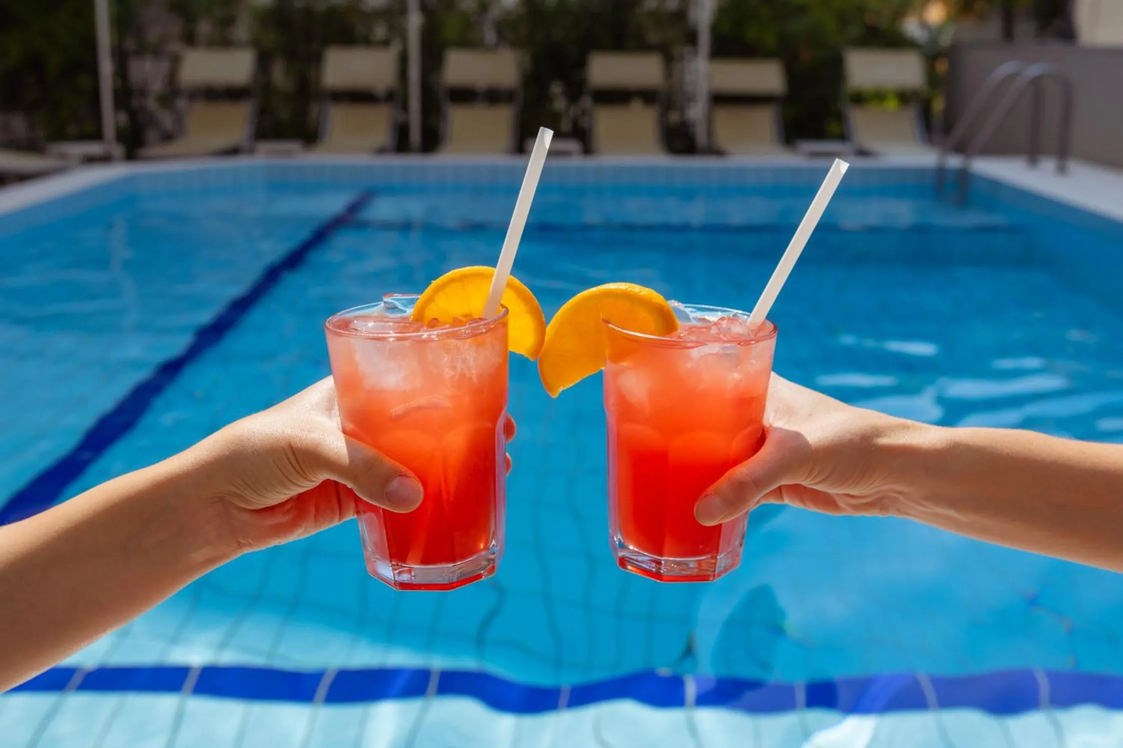 Swimming pool in Aparthotel Carinzia