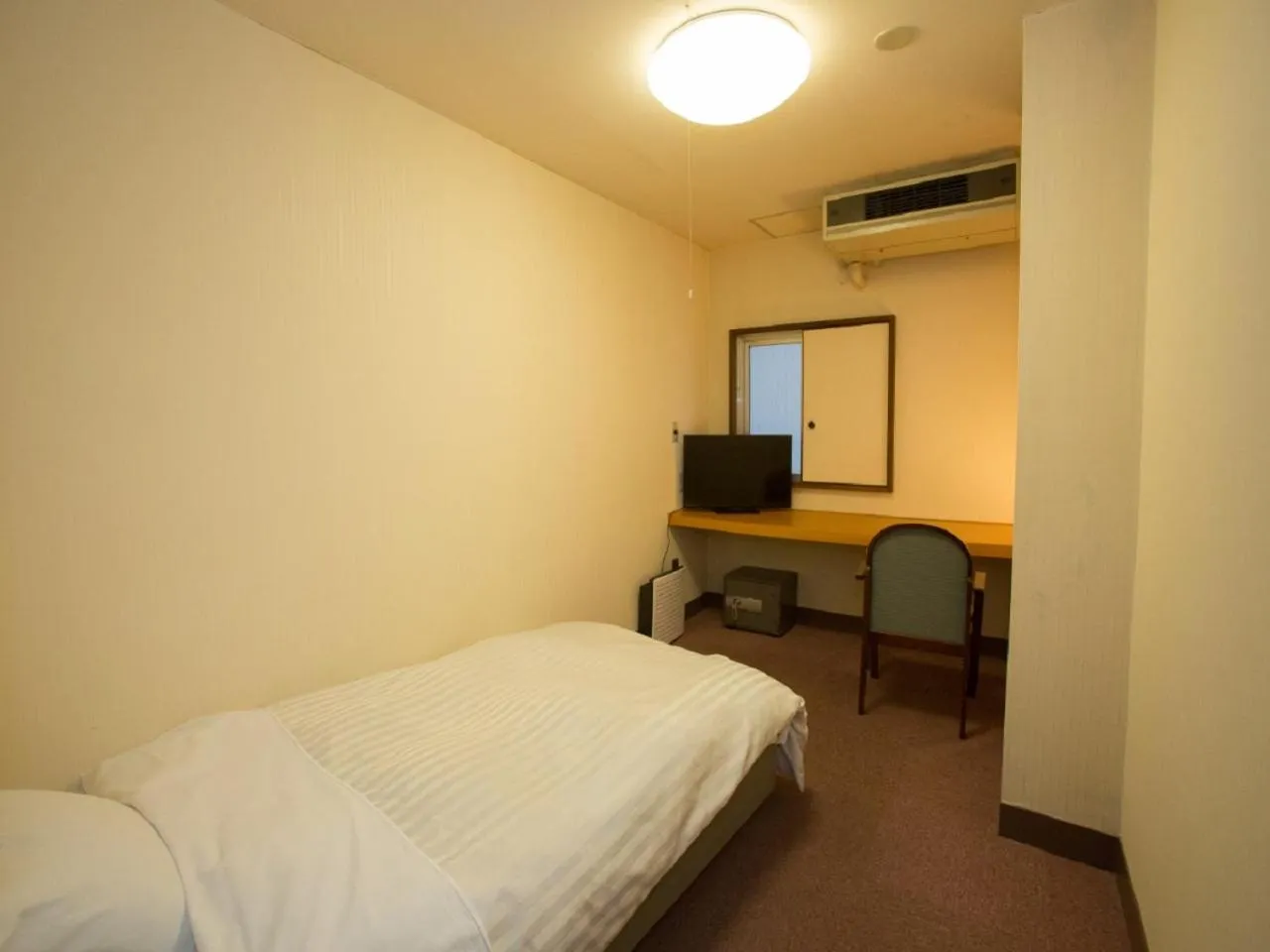 Bed in Ichiryukaku Honkan