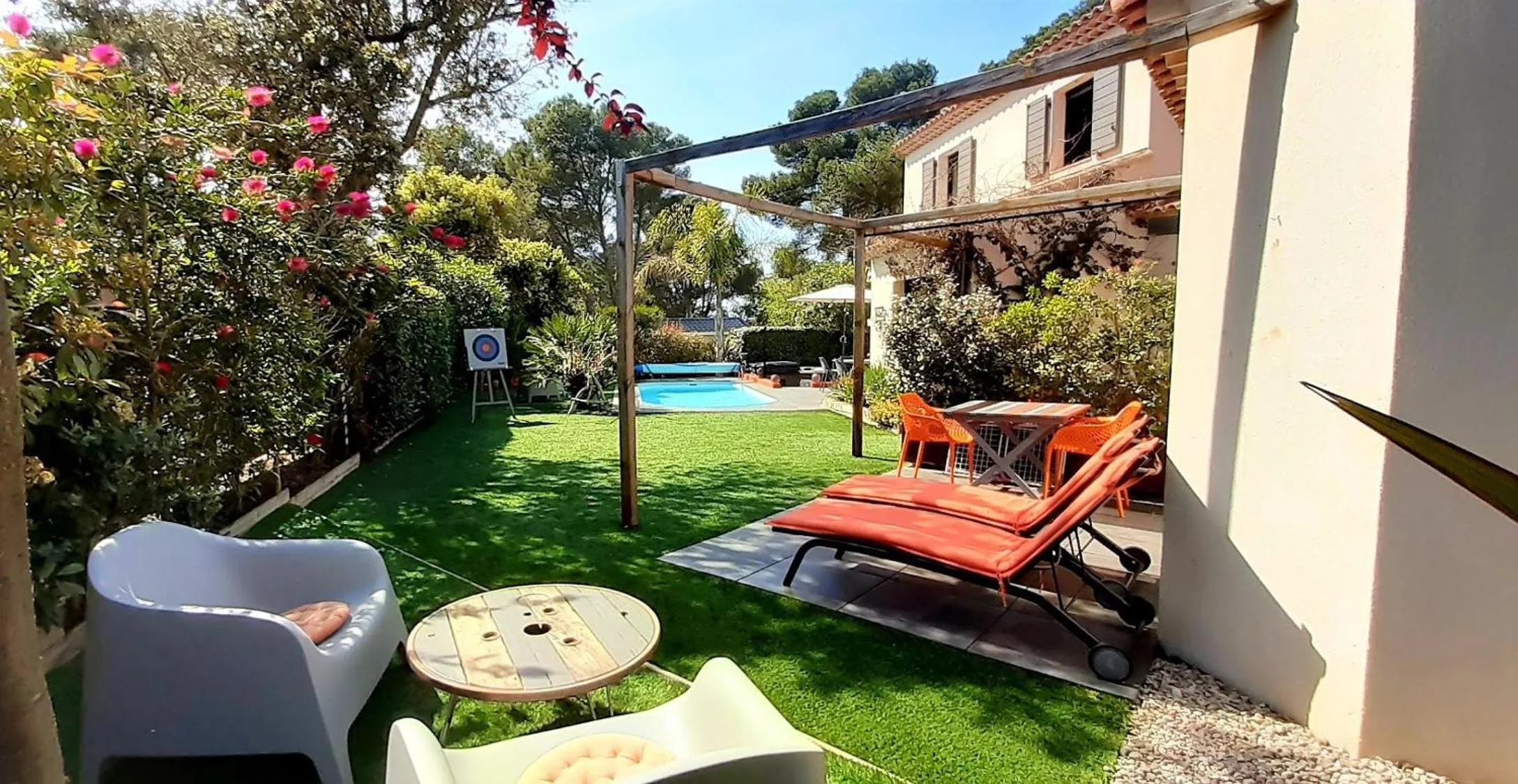 Garden view in Le Clos des Barelles