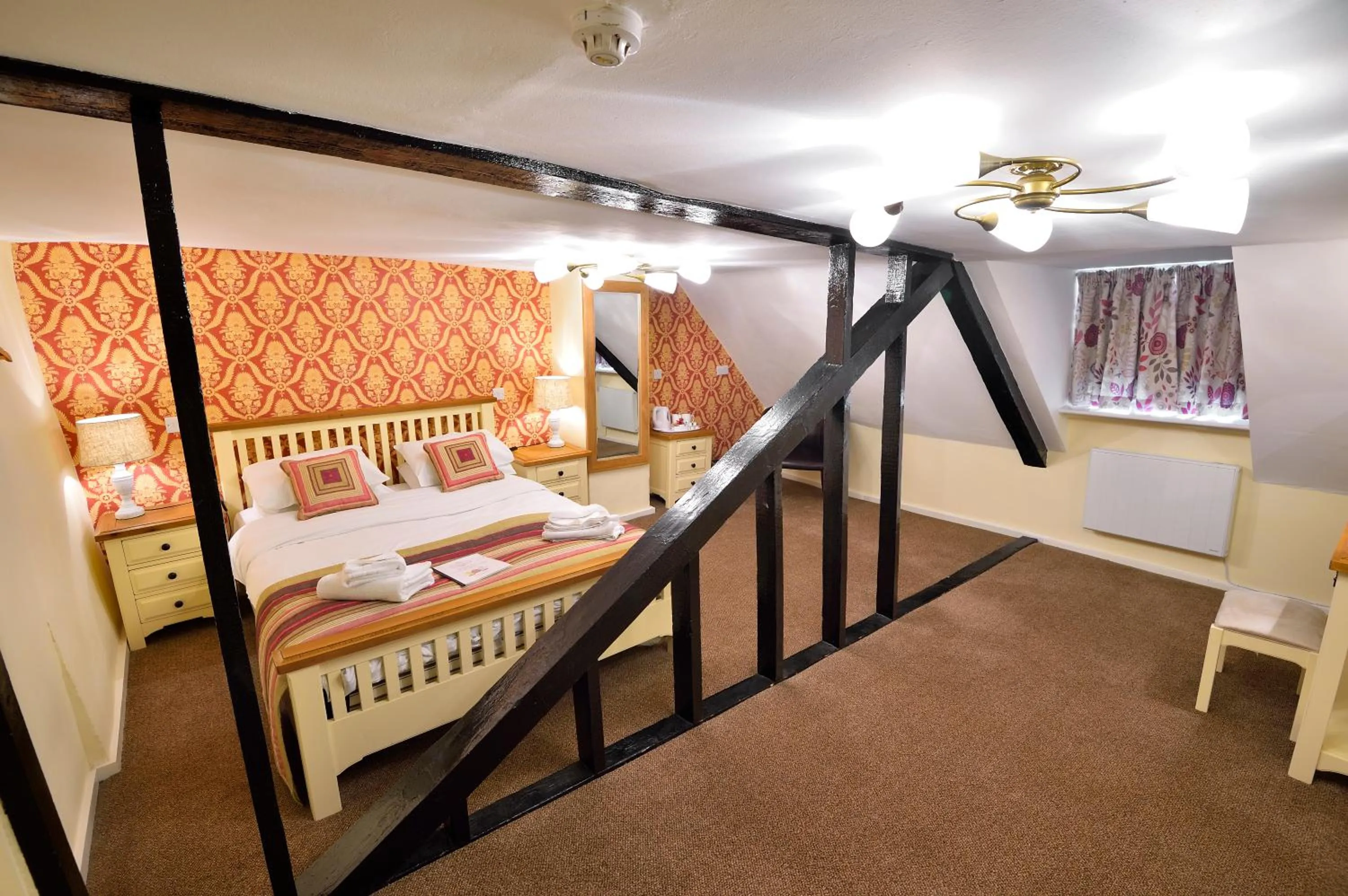 Photo of the whole room, Bed in The Royal Victoria and Bull Hotel