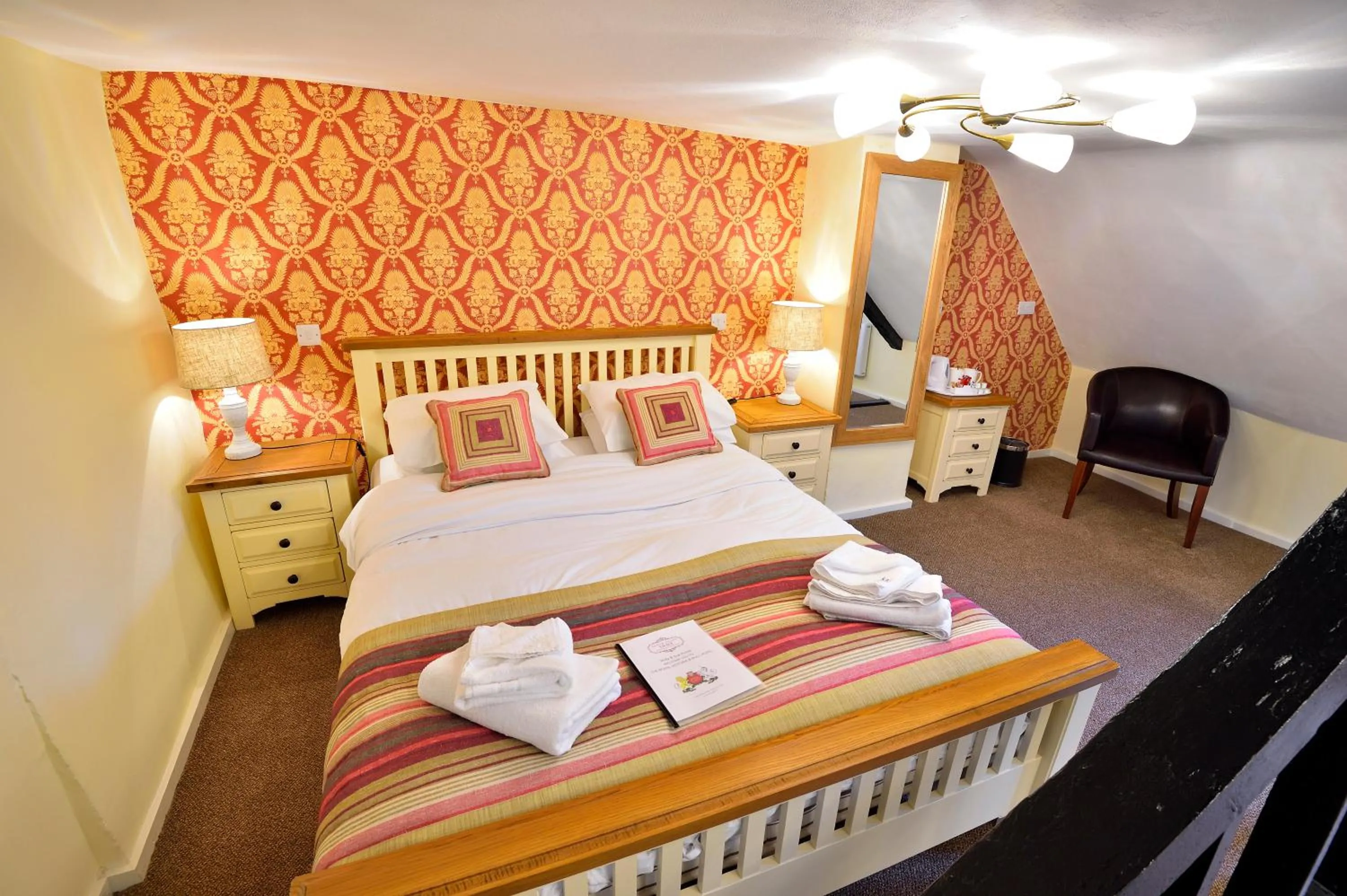 Bedroom, Bed in The Royal Victoria and Bull Hotel