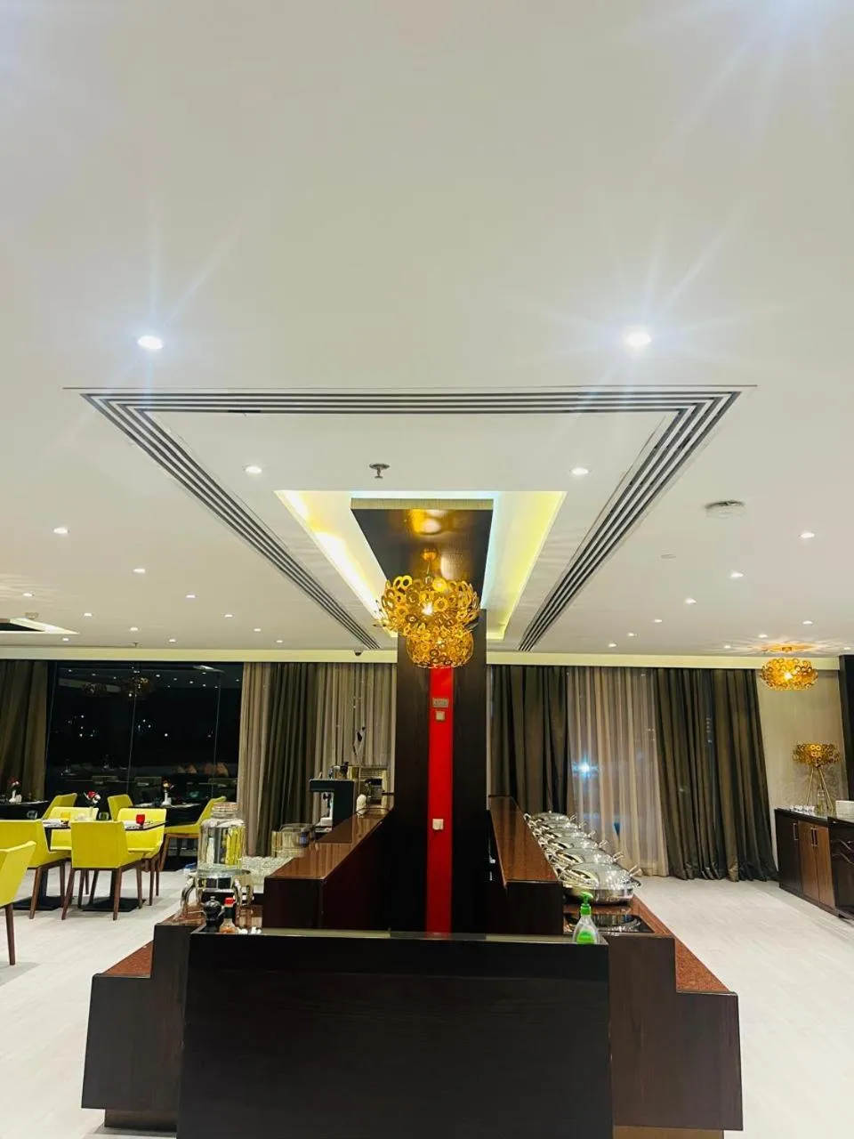 Restaurant/places to eat in Carnelian Muscat - Airport Hotel