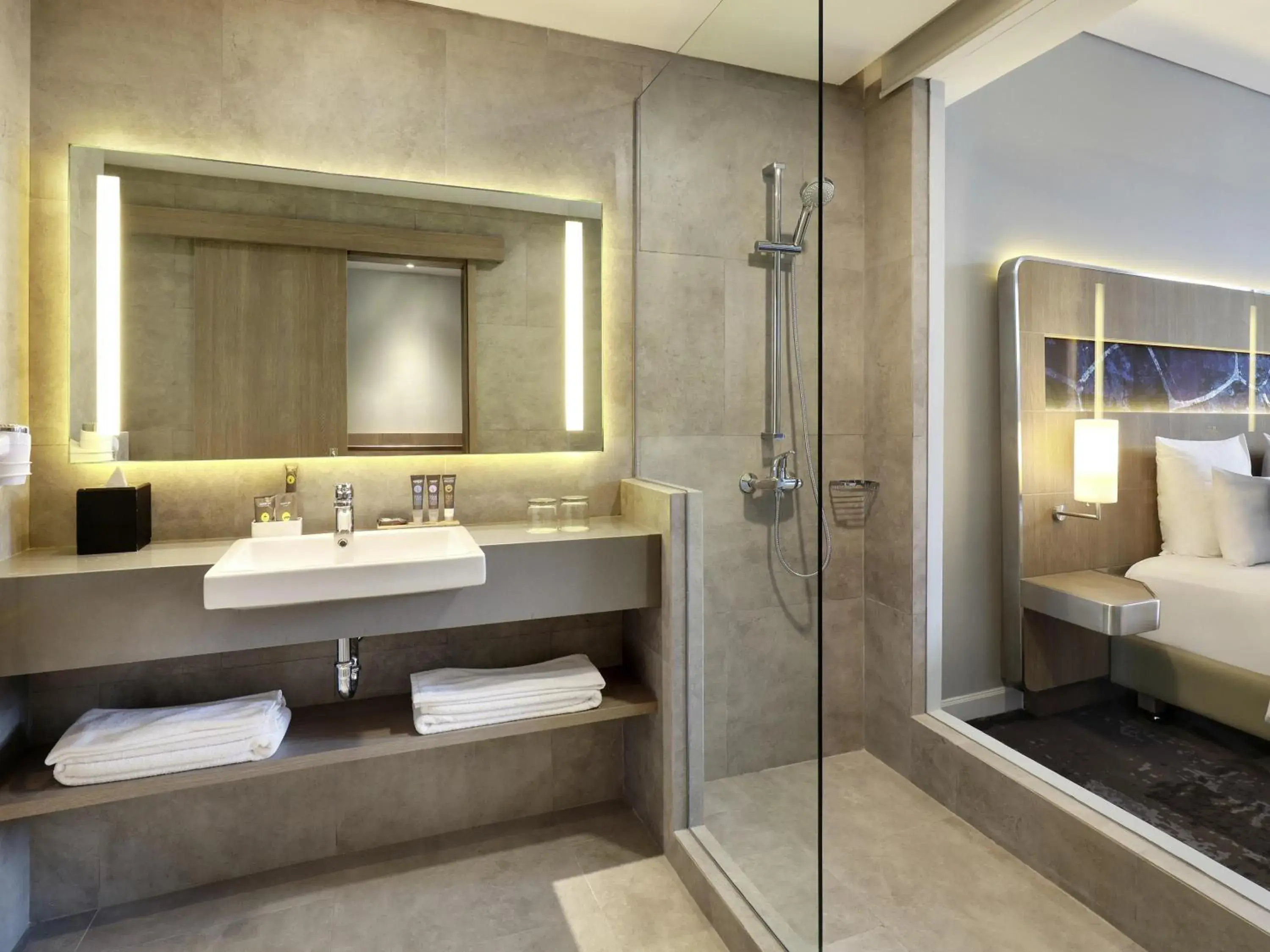 Premier Floor Deluxe King Room in Novotel Jakarta Mangga Dua Square Premier Floor Deluxe King Room in Novotel Jakarta Mangga Dua Square