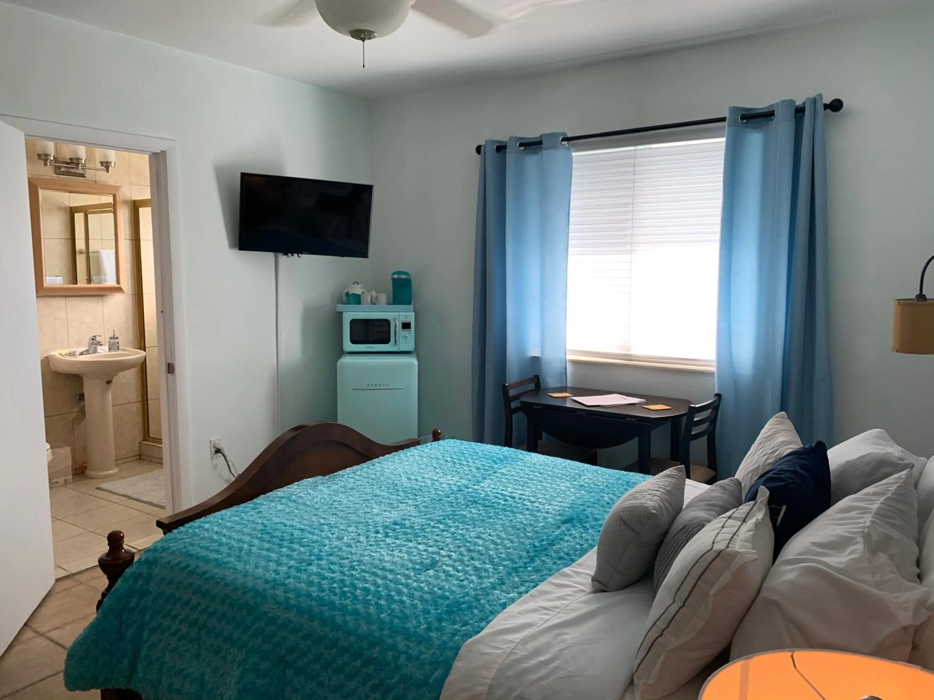 bunk bed, Bed in Blue House Miami