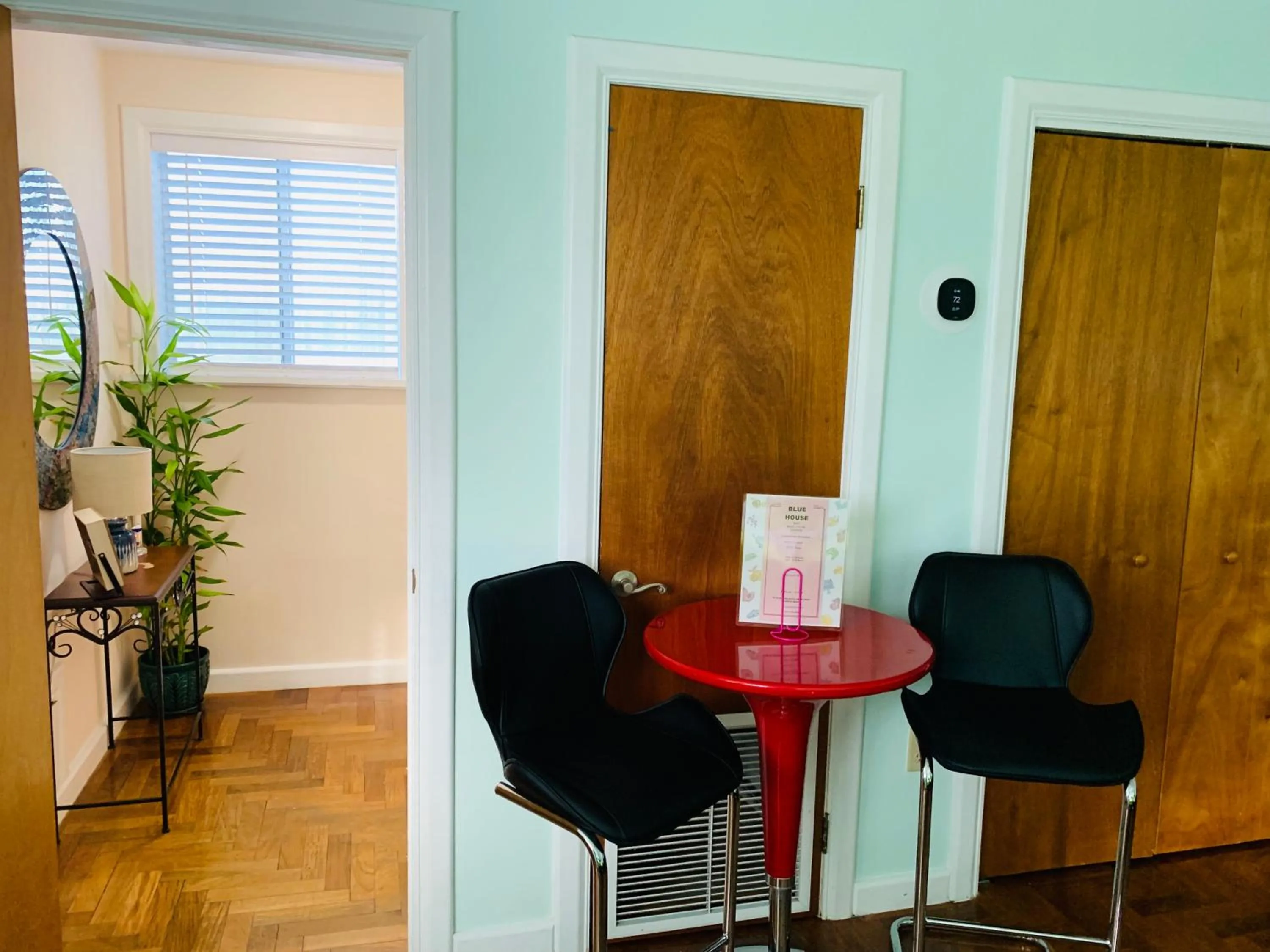 Facade/entrance in Blue House Miami