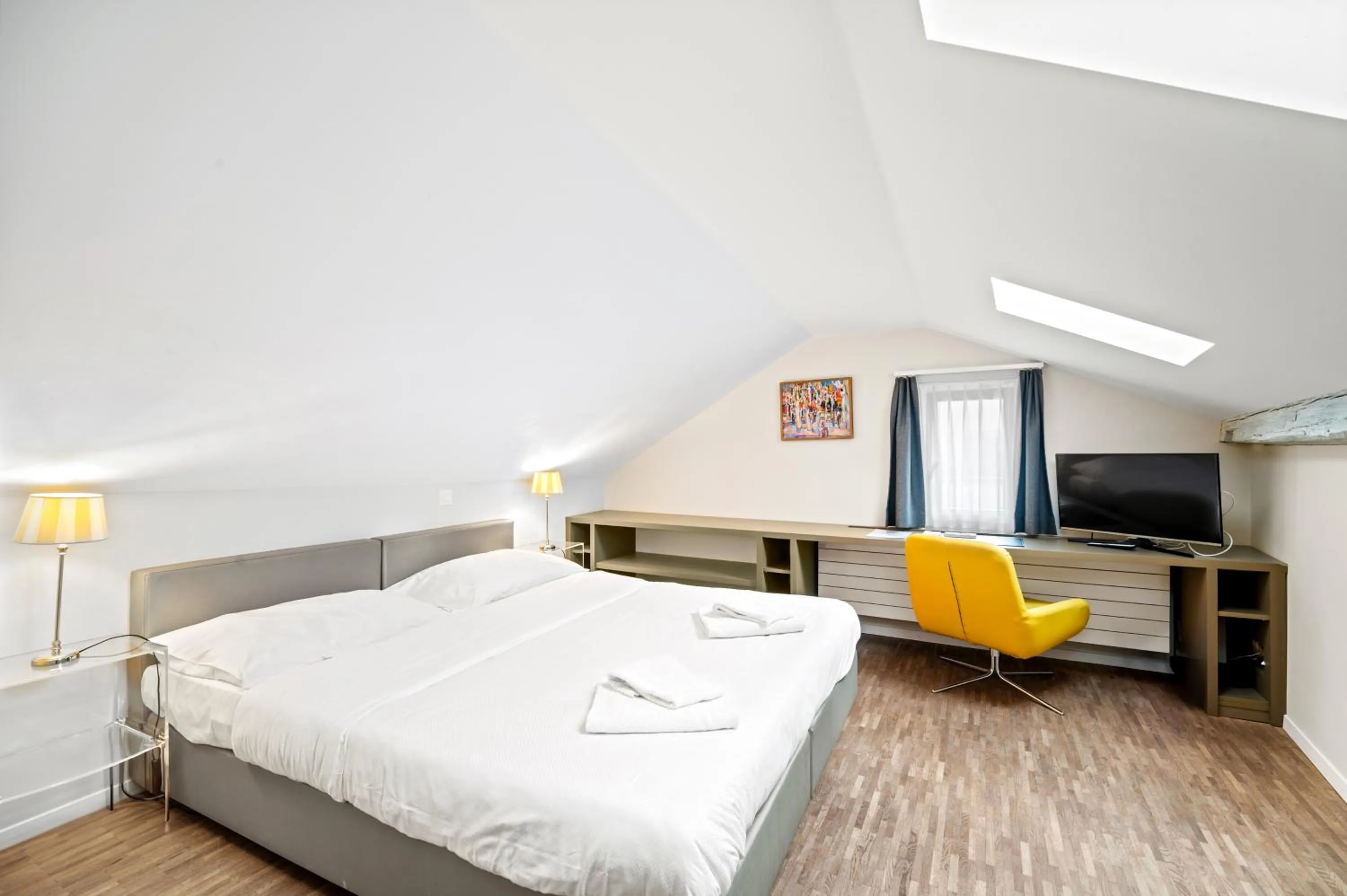 Bed in Aparthotel Hine Adon Fribourg