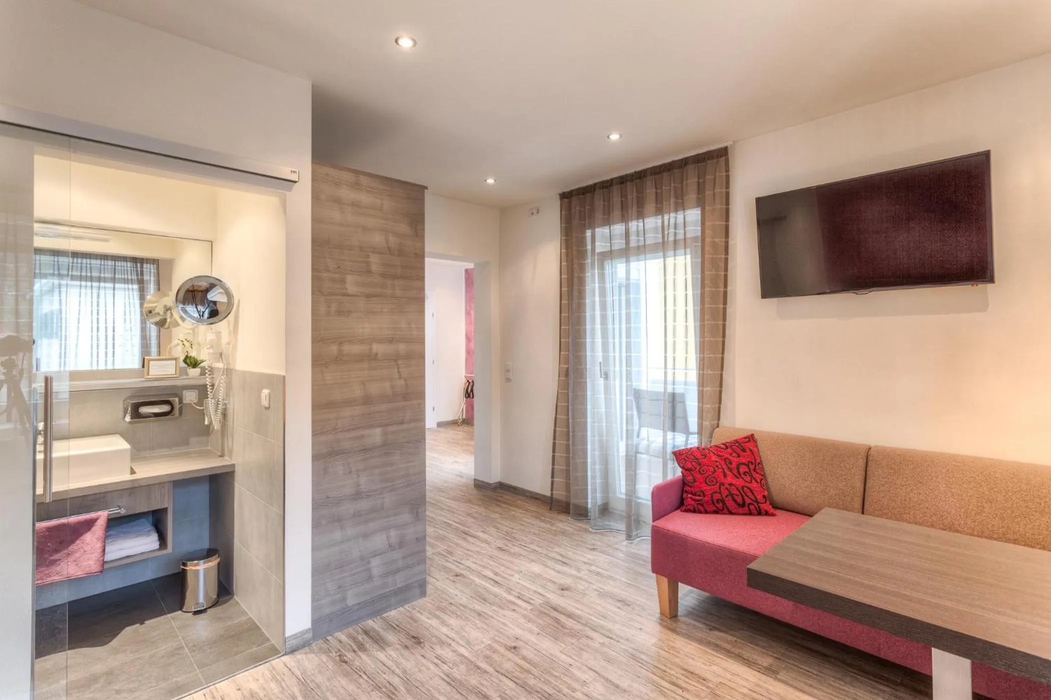 Photo of the whole room in City Zimmer - Appartement Dina Mariner