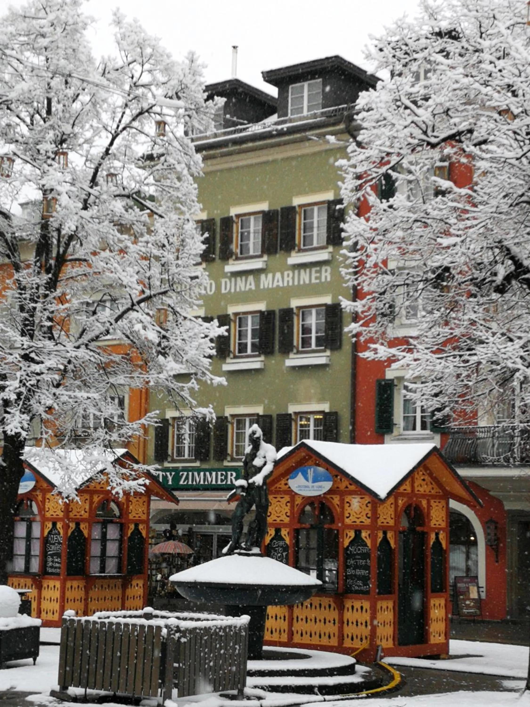 Property building in City Zimmer - Appartement Dina Mariner