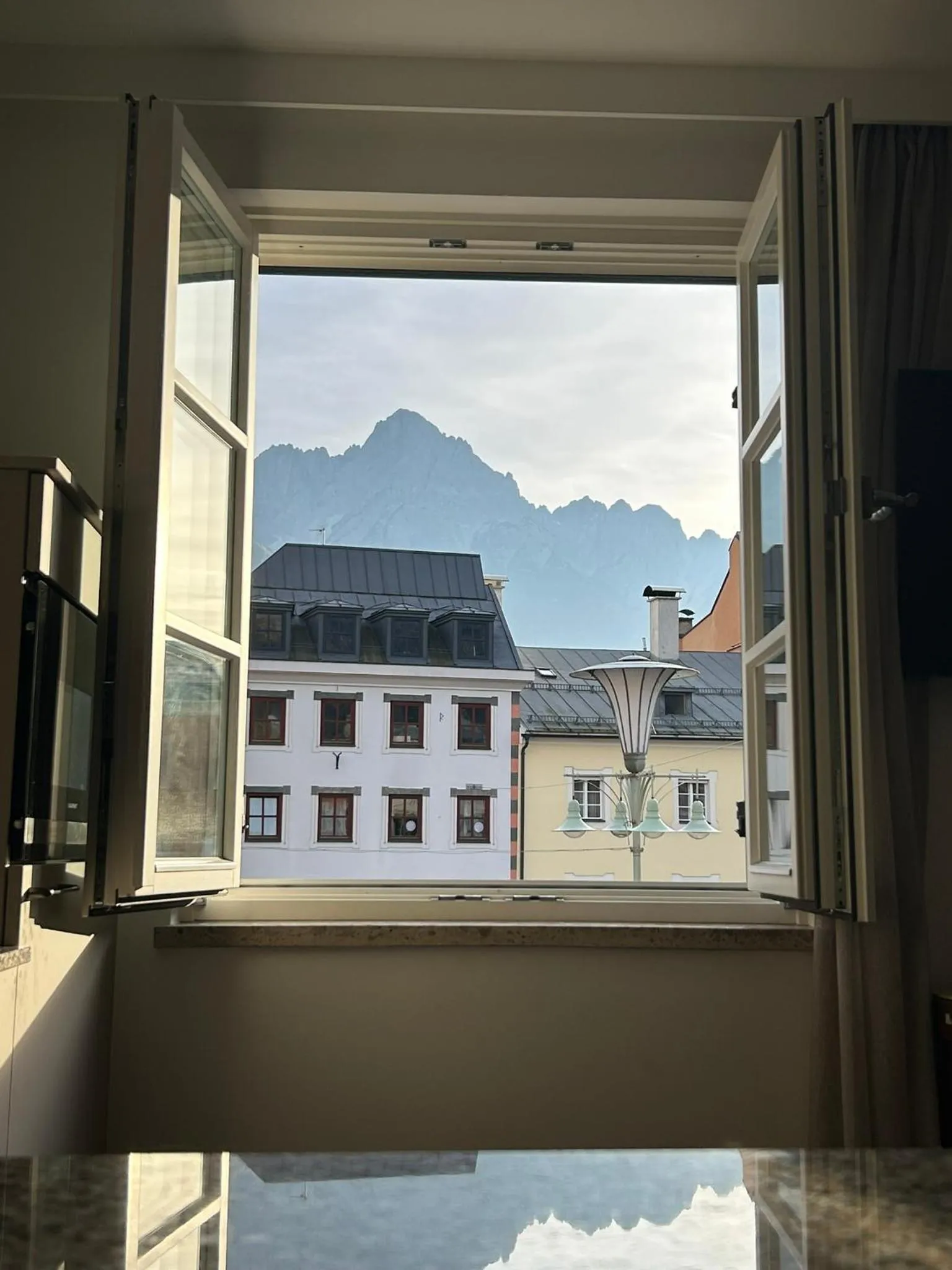 Mountain view in City Zimmer - Appartement Dina Mariner