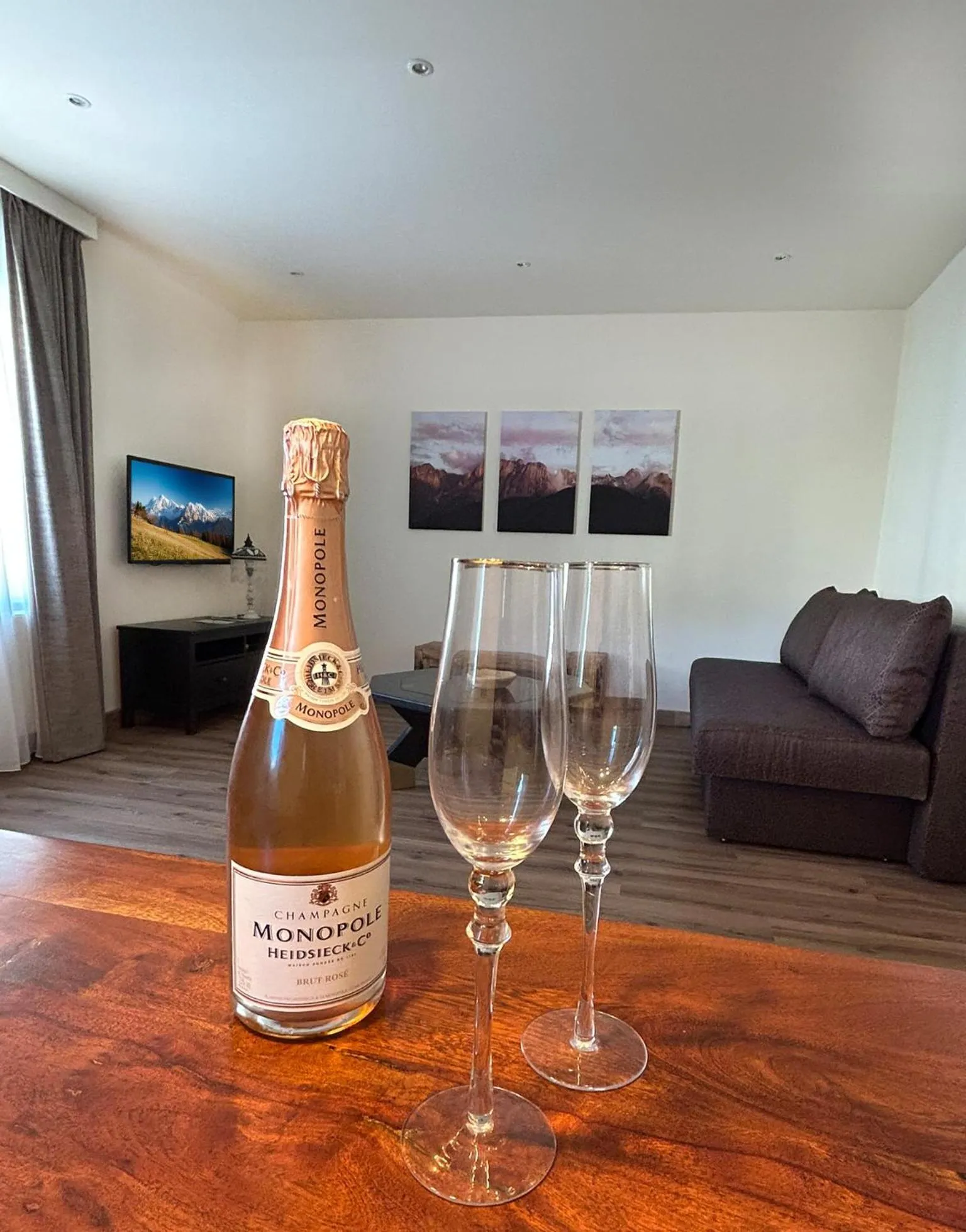 Living room in City Zimmer - Appartement Dina Mariner