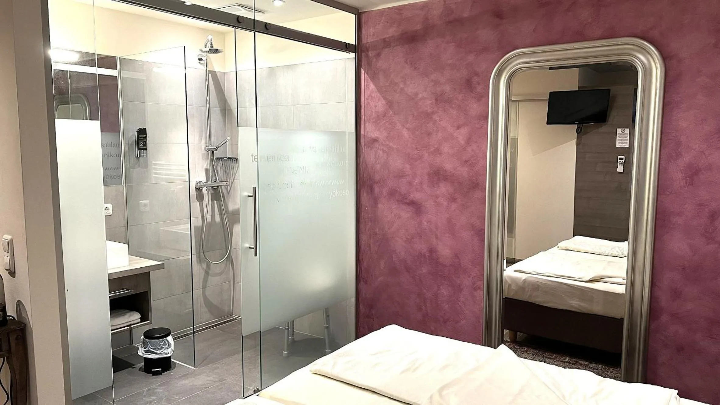 Bathroom in City Zimmer - Appartement Dina Mariner