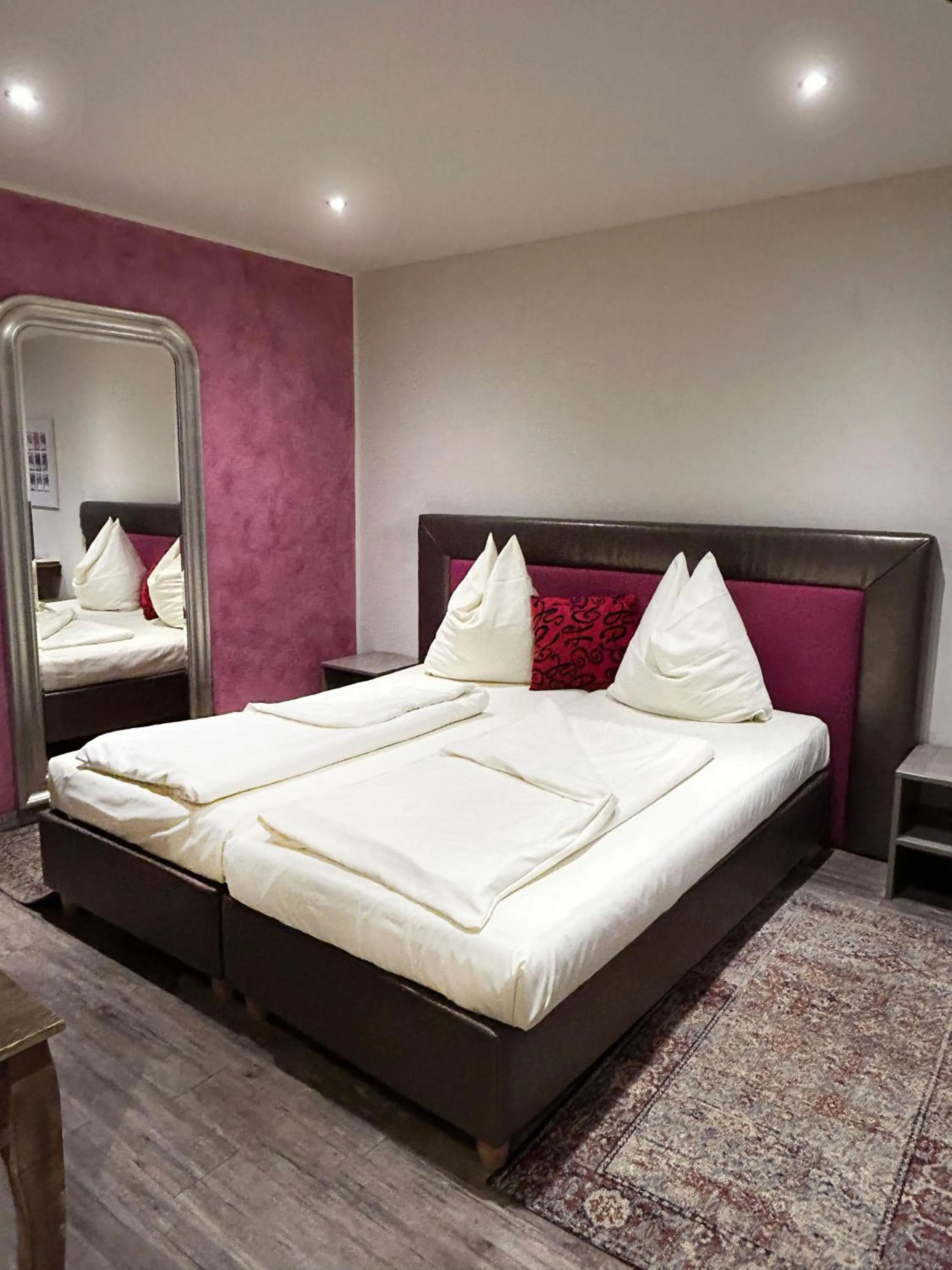 Photo of the whole room, Bed in City Zimmer - Appartement Dina Mariner