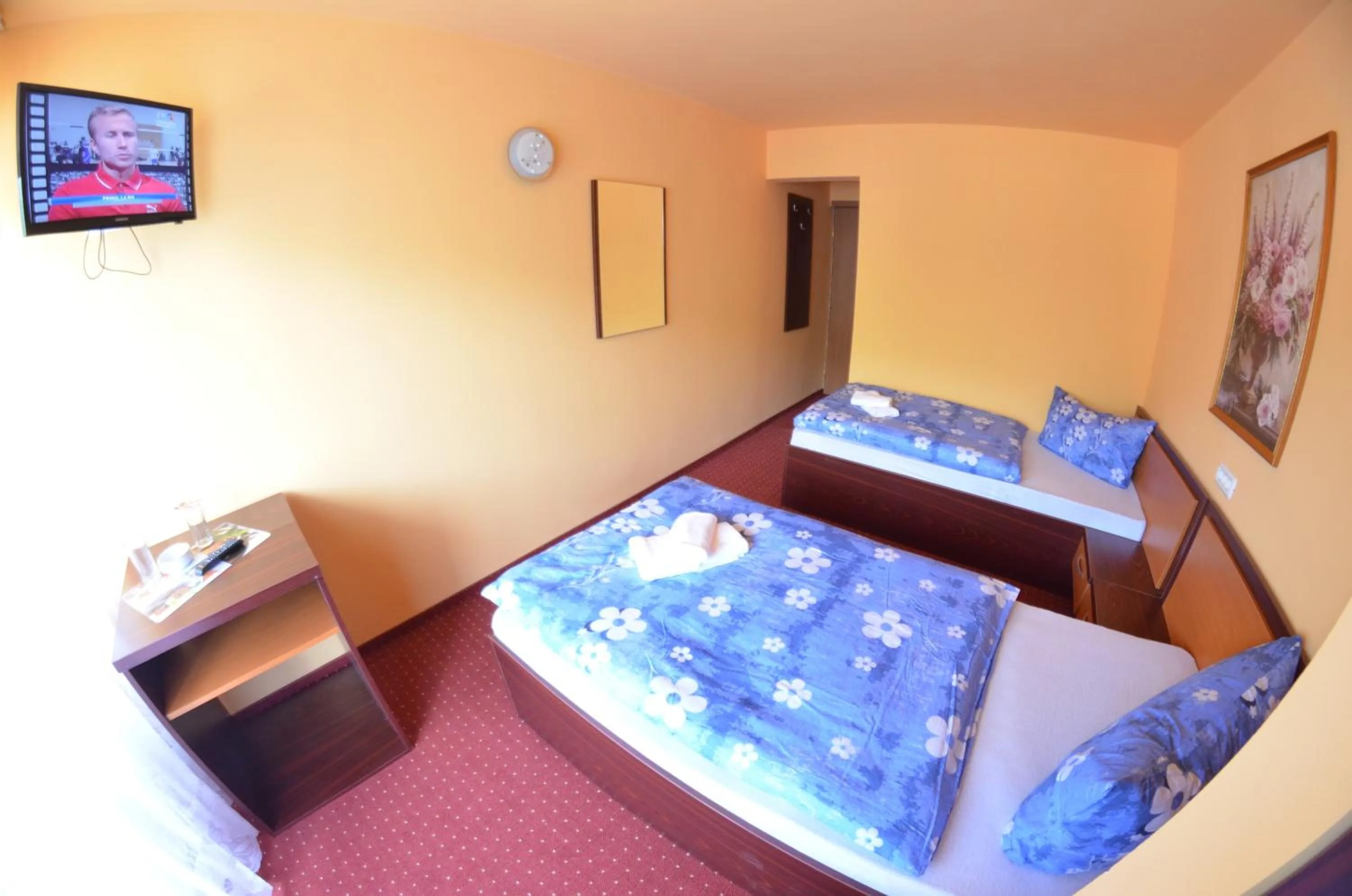 Photo of the whole room, Bed in Hotel Le Baron