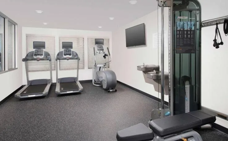 Fitness centre/facilities in WoodSpring Suites Seattle Redmond