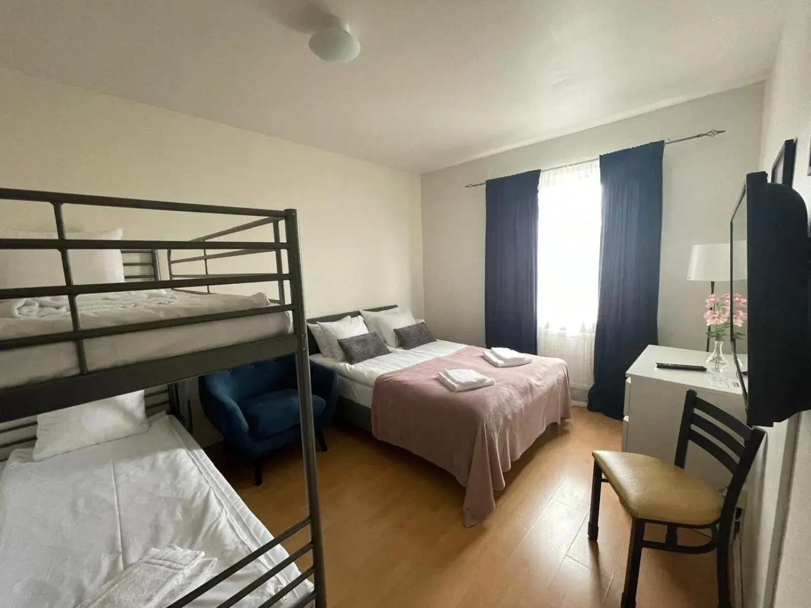 Quadruple Room in Hotell Skinnargården Quadruple Room in Hotell Skinnargården