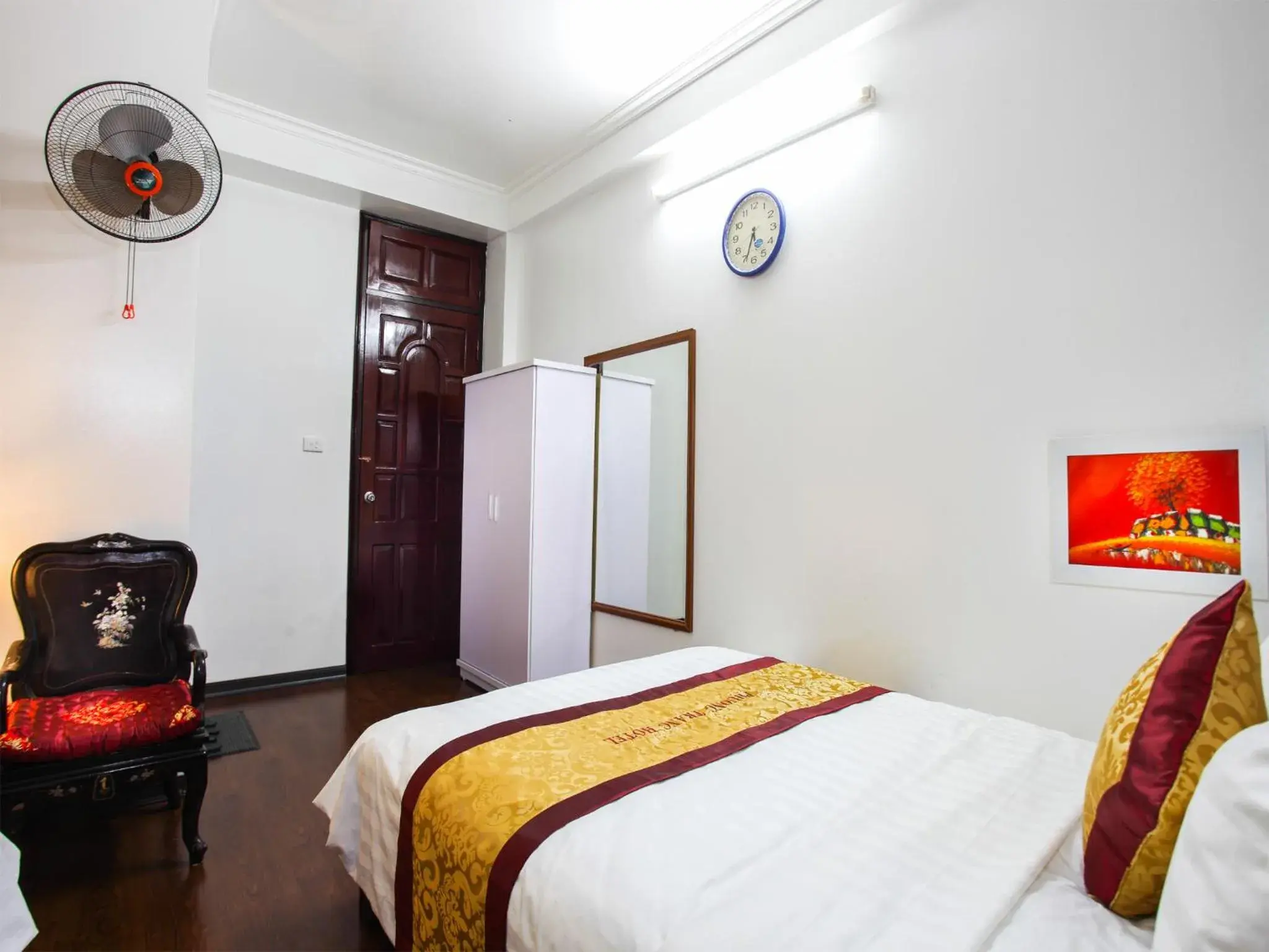 Standard Double Room in Phuong Trang Hotel Standard Double Room in Phuong Trang Hotel