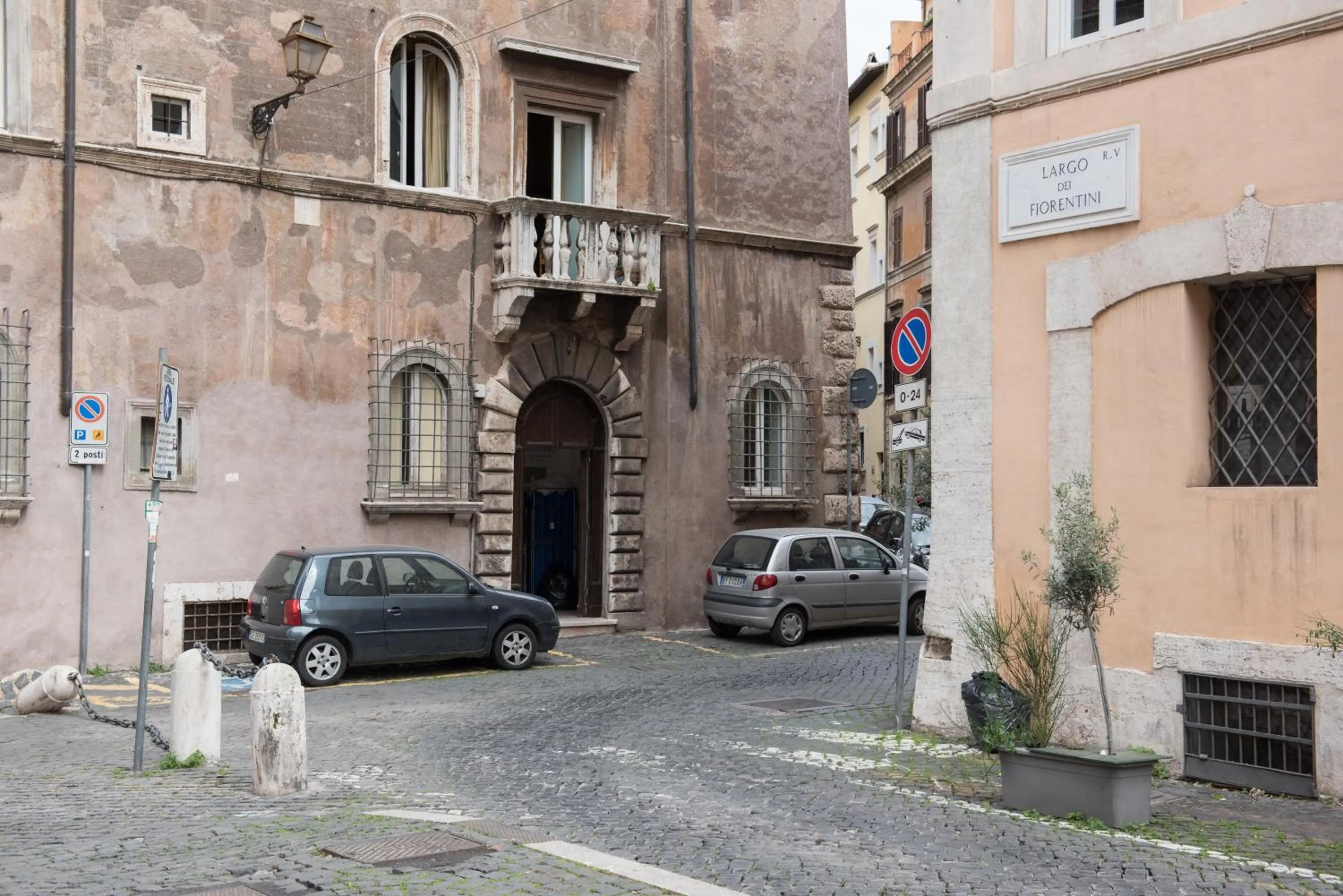 Neighbourhood in Domus Giulia