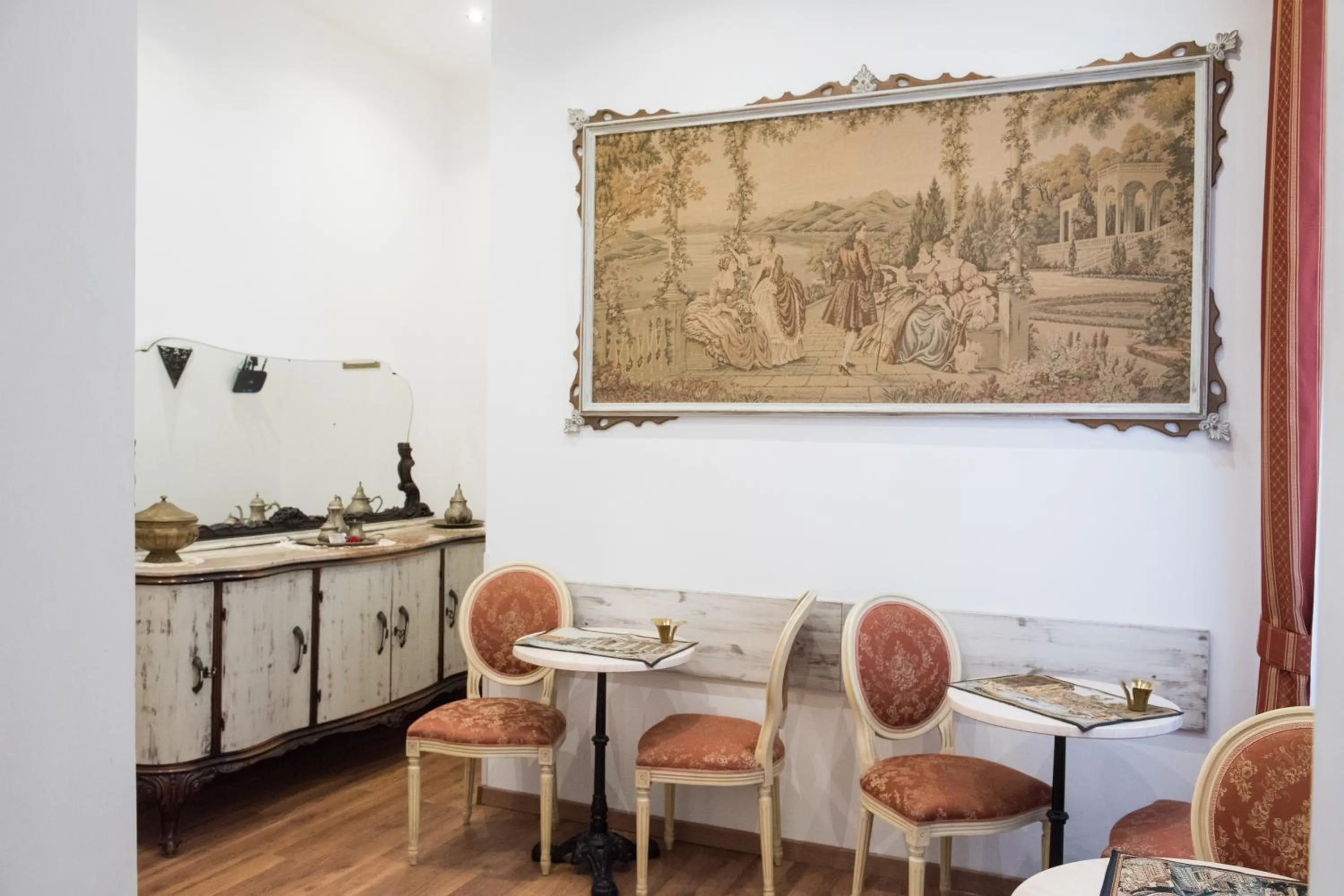 Communal lounge/ TV room in Domus Giulia