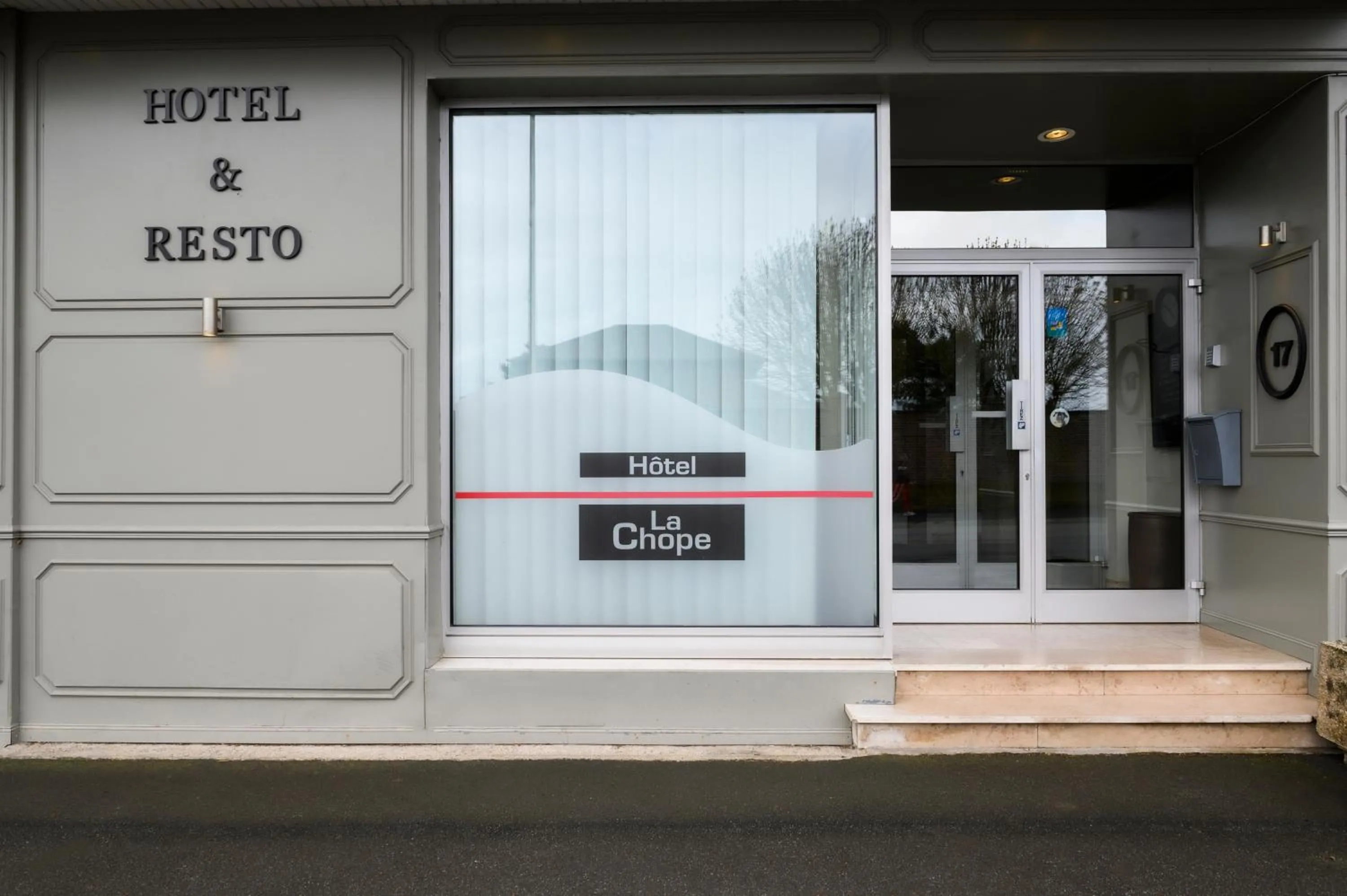 Facade/entrance in Hotel La Chope