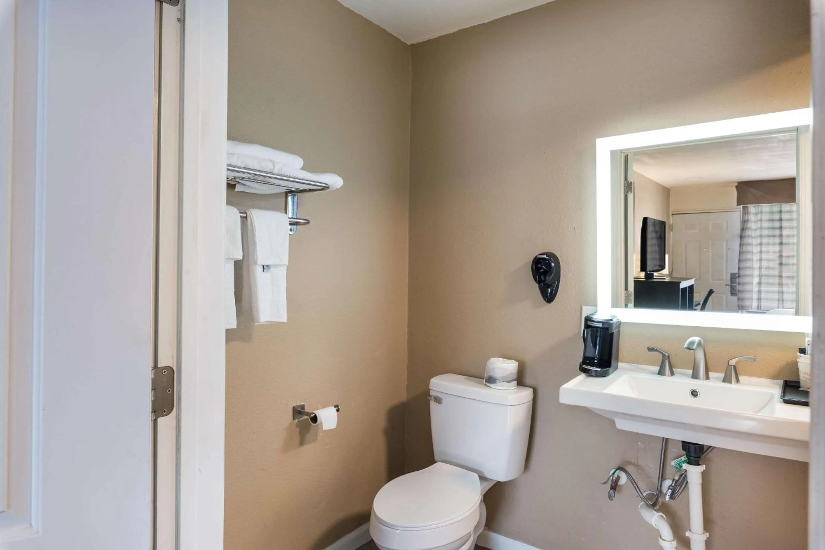 Bedroom in Quality Inn Gastonia East