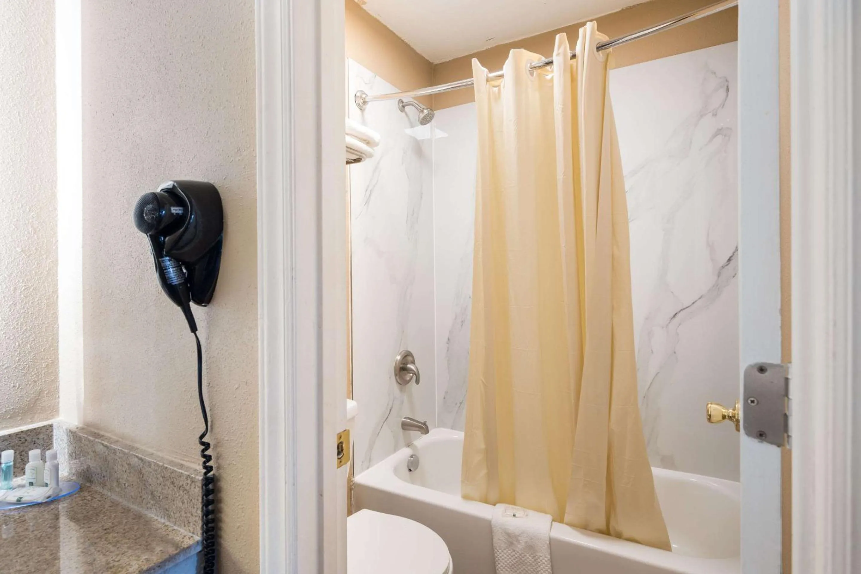 Bathroom in Quality Inn Gastonia East