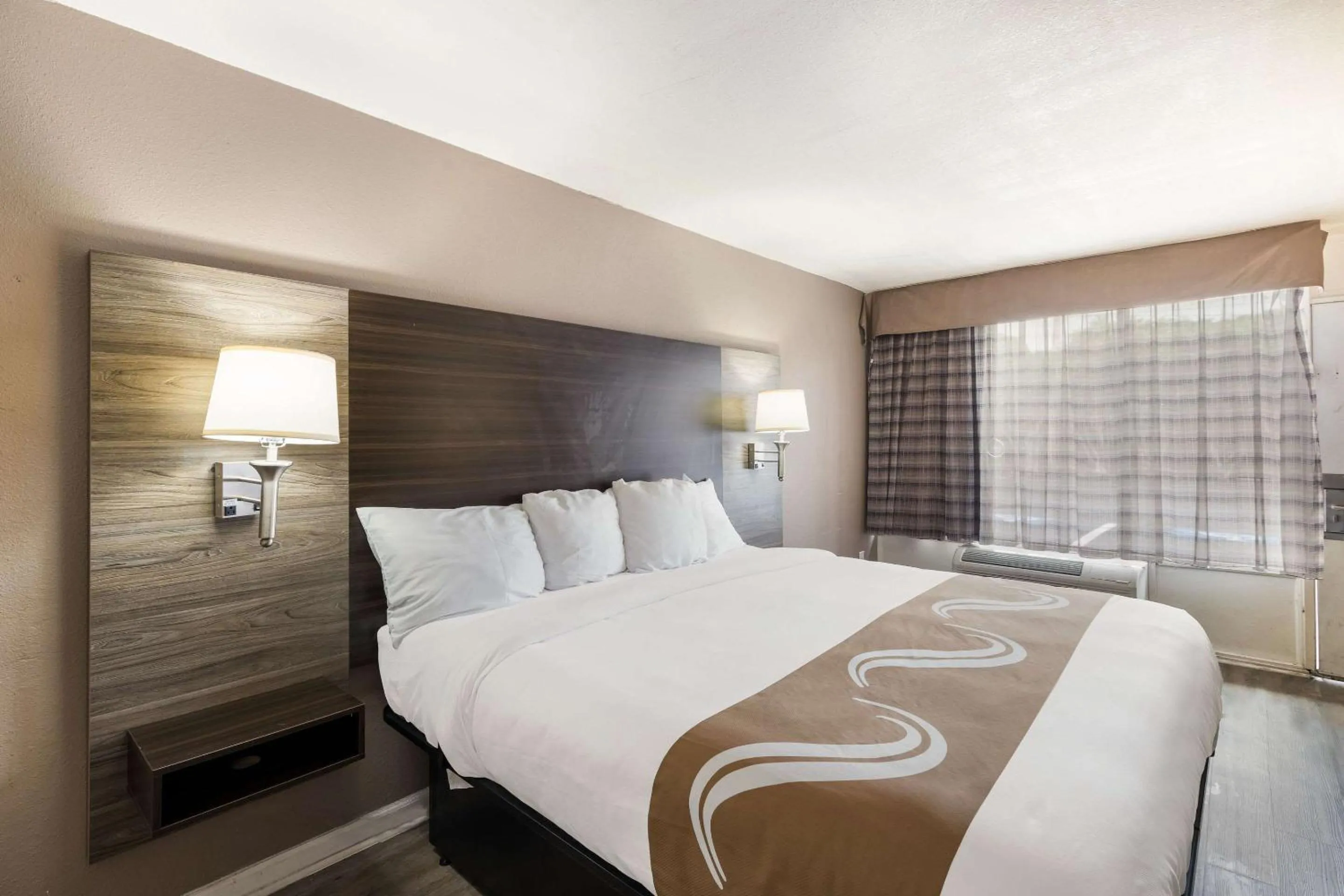 Bedroom, Bed in Quality Inn Gastonia East