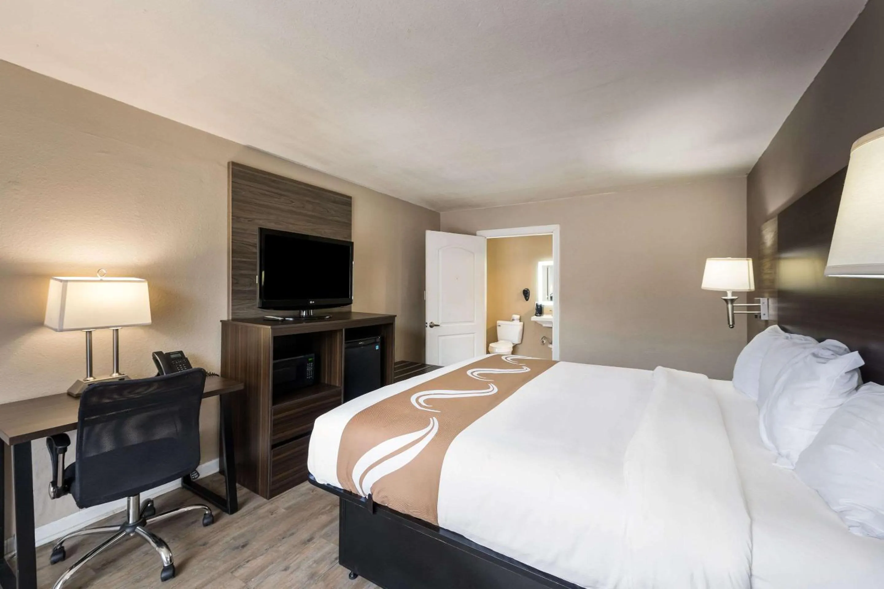 Bedroom, Bed in Quality Inn Gastonia East