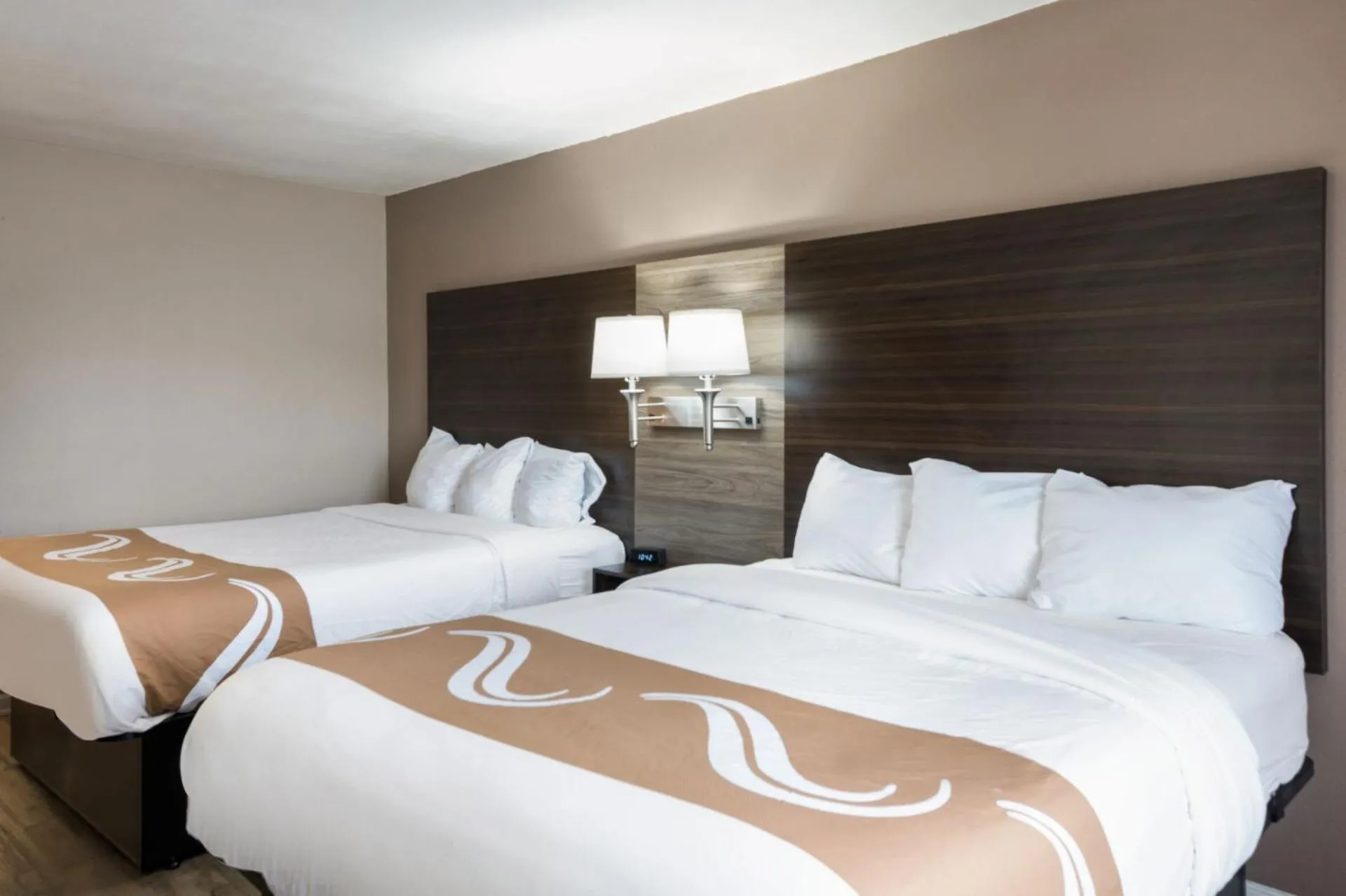 Bed in Quality Inn Gastonia East