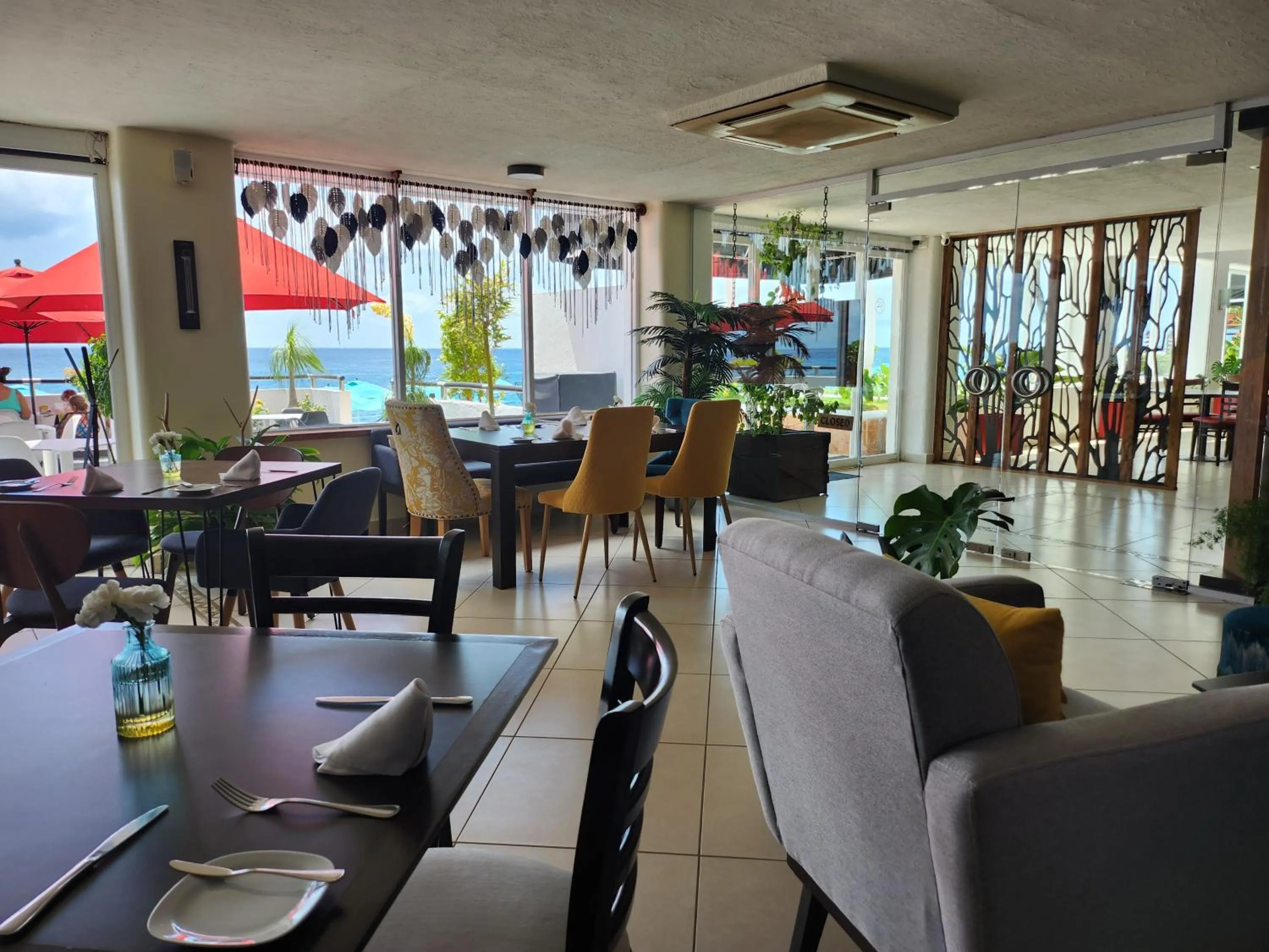 Restaurant/places to eat in Coral Princess Hotel & Dive Resort