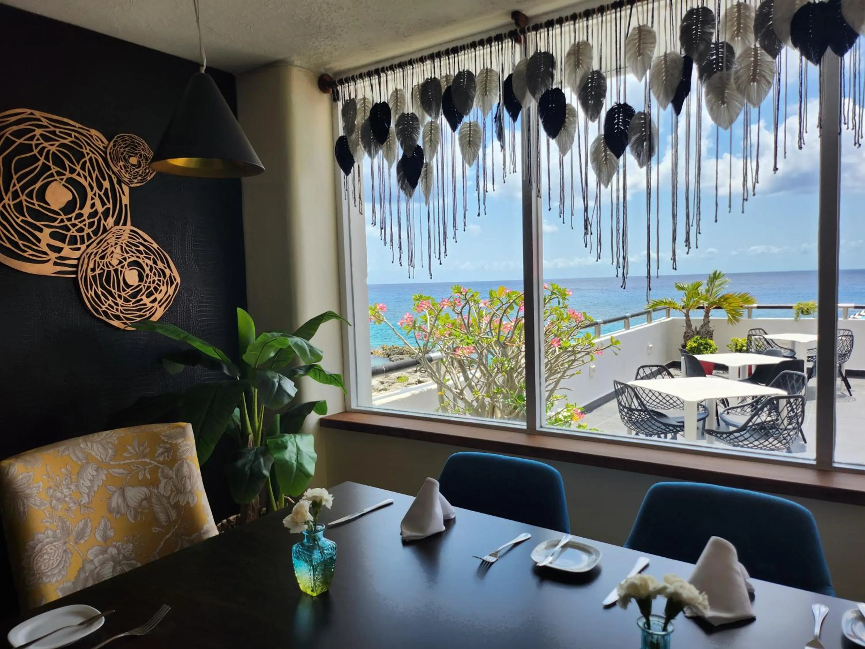 Restaurant/places to eat in Coral Princess Hotel & Dive Resort