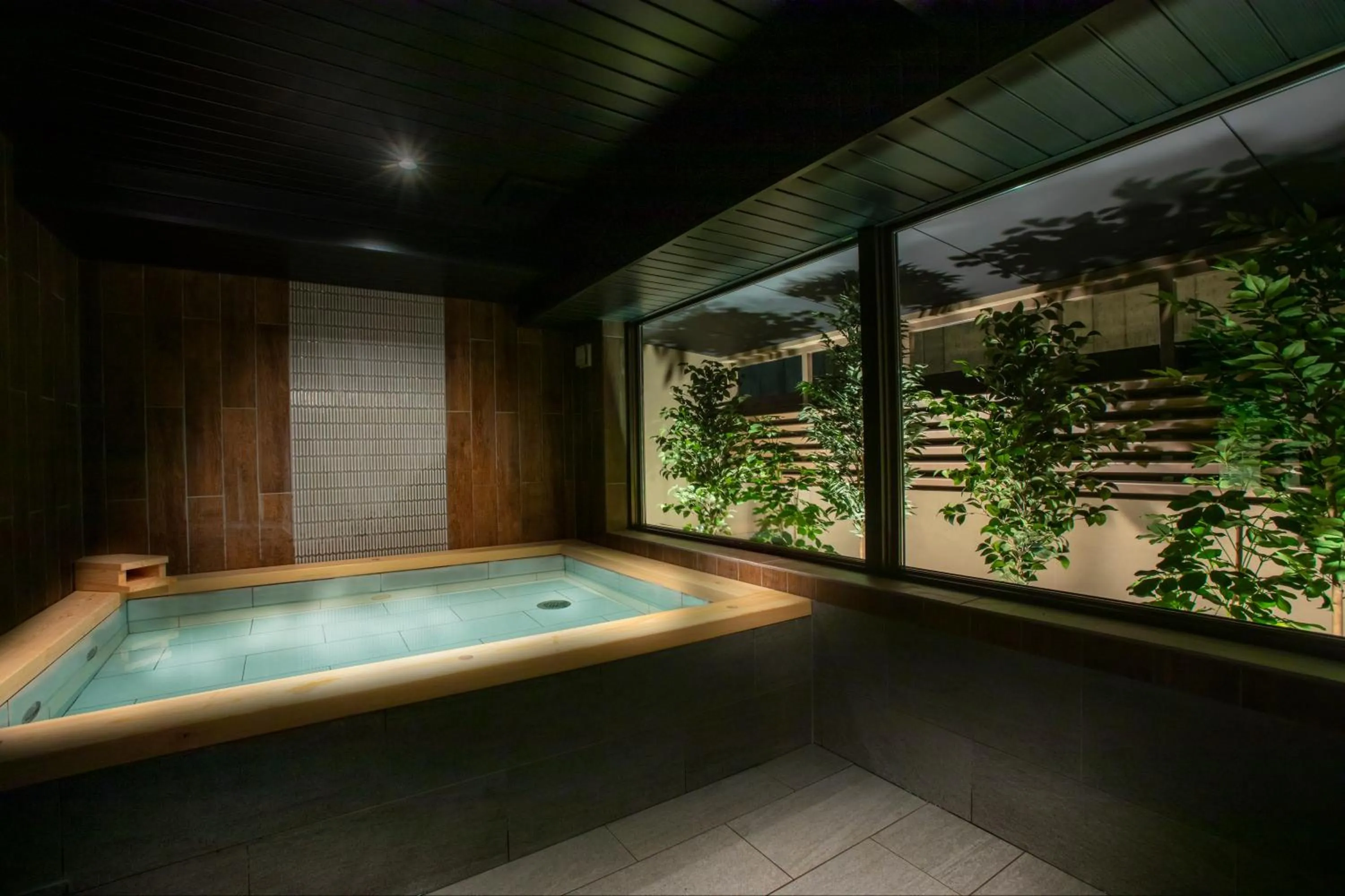 Hot Spring Bath in Machiyado ICHIRYU