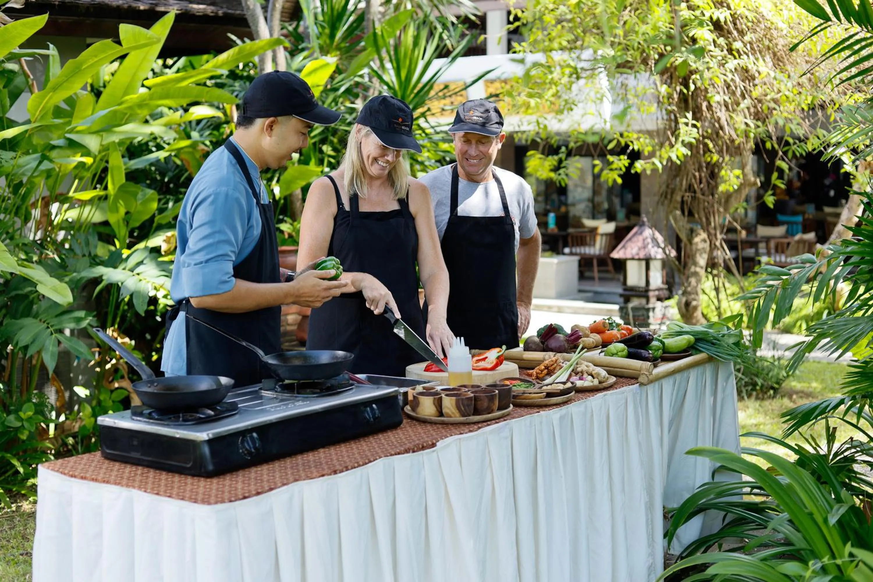 Restaurant/places to eat in Rama Beach Resort and Villas