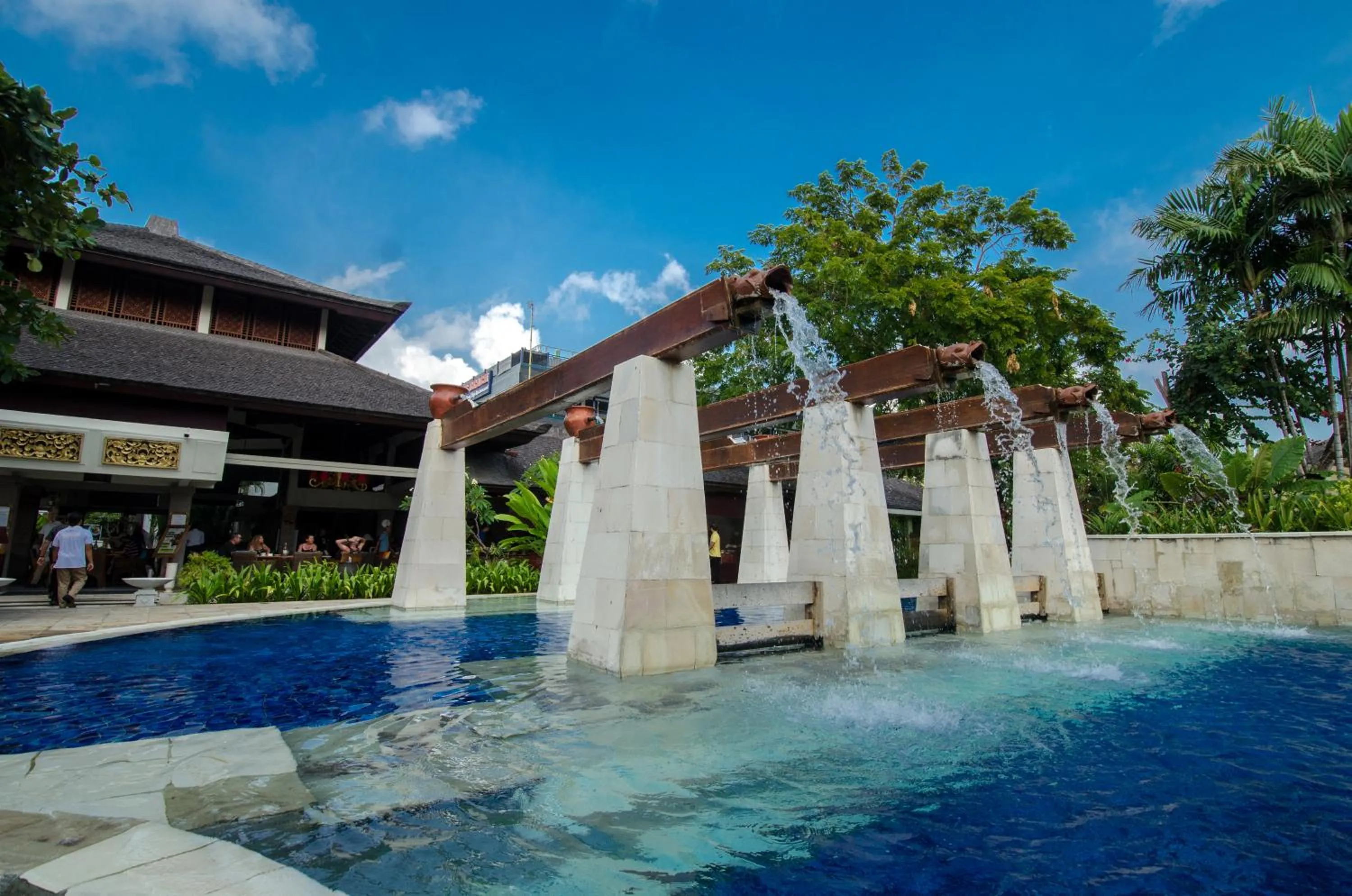 Swimming pool in Rama Beach Resort and Villas
