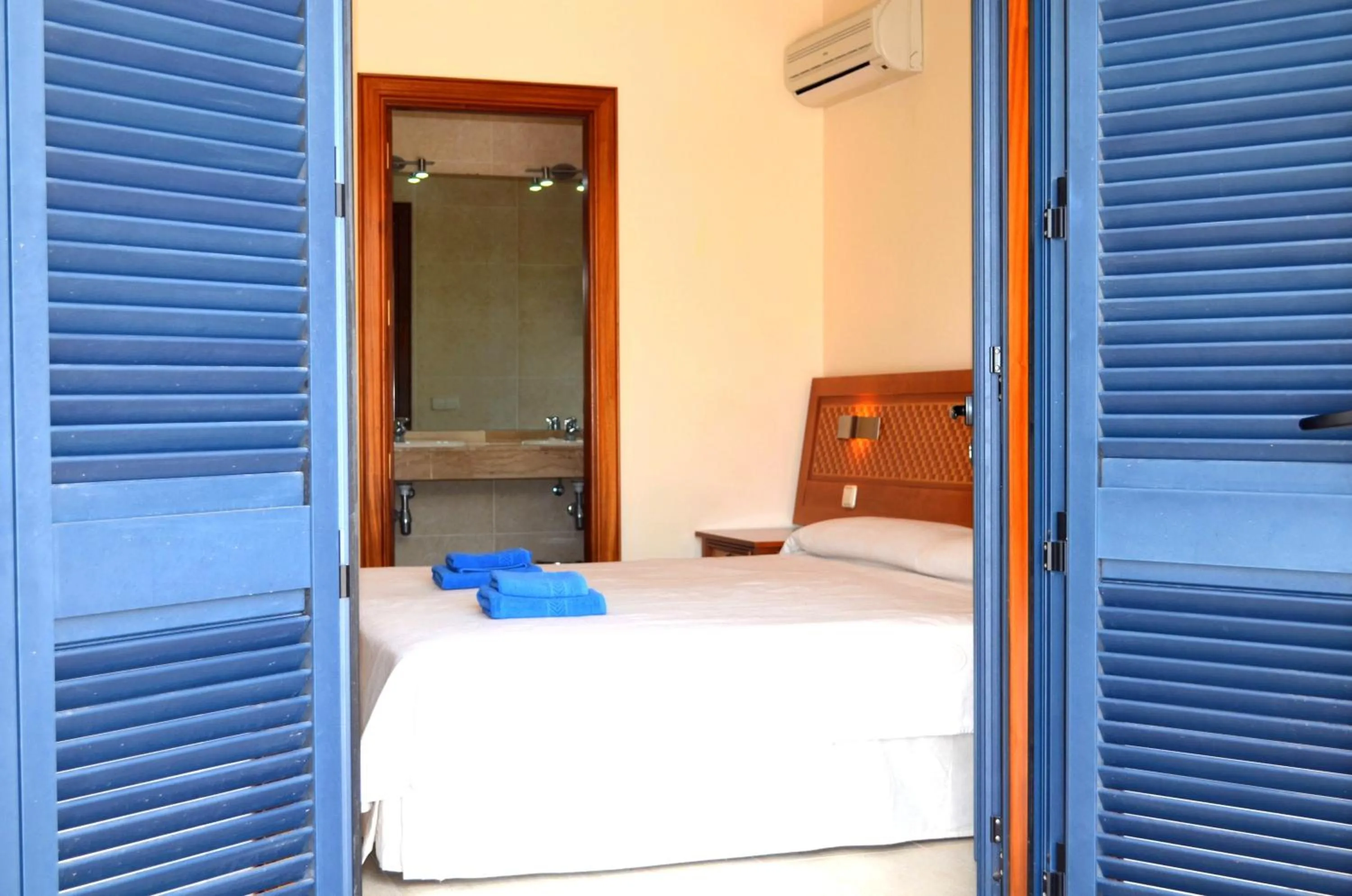 Photo of the whole room, Bed in Sun Grove Villas & Spa