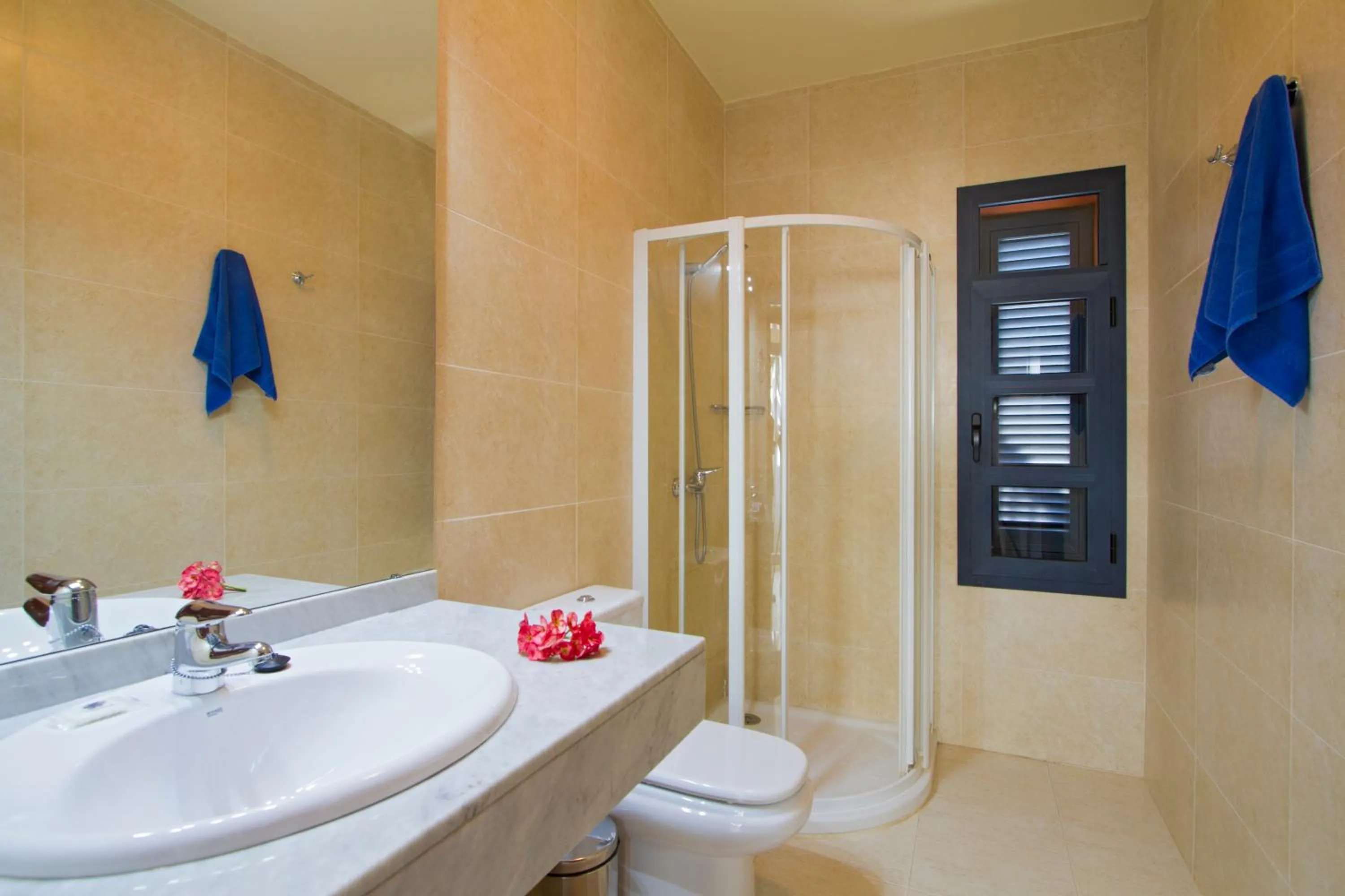 Bathroom in Sun Grove Villas & Spa