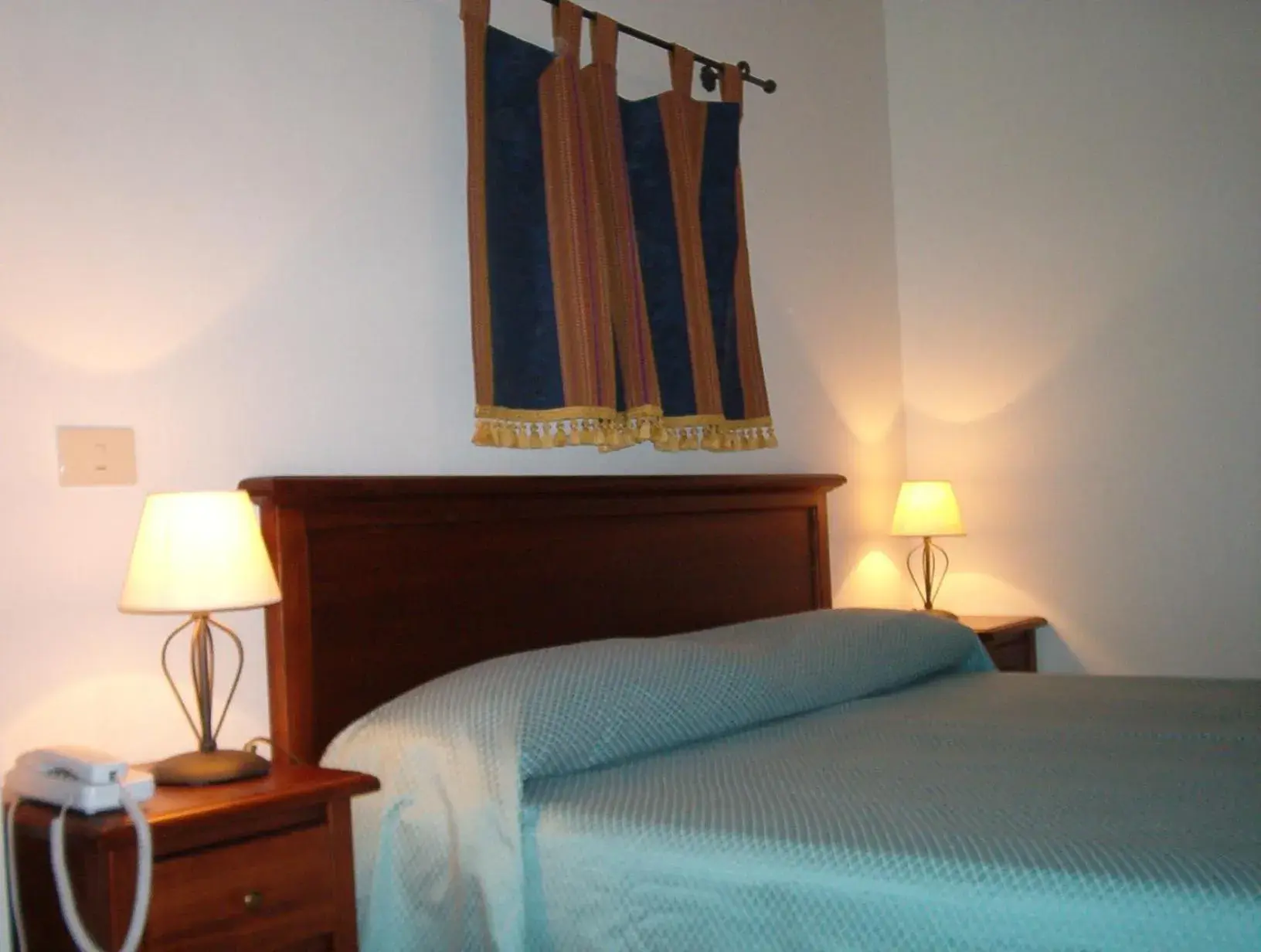 Deluxe Double Room with Bath - single occupancy in La Caveja Deluxe Double Room with Bath - single occupancy in La Caveja