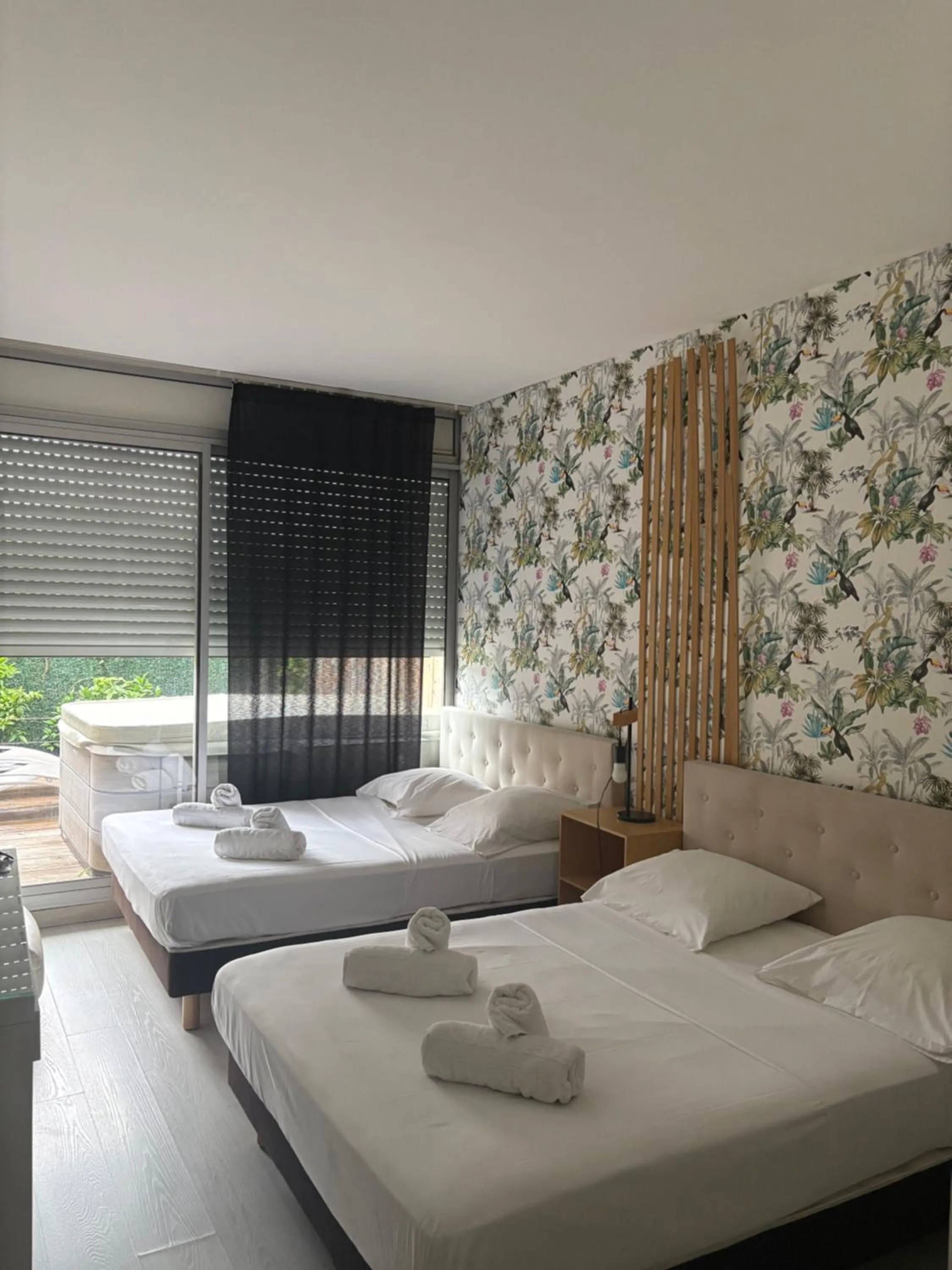 Bed in Hotel Sable Et Soleil - Port, Plage & Jacuzzi privé