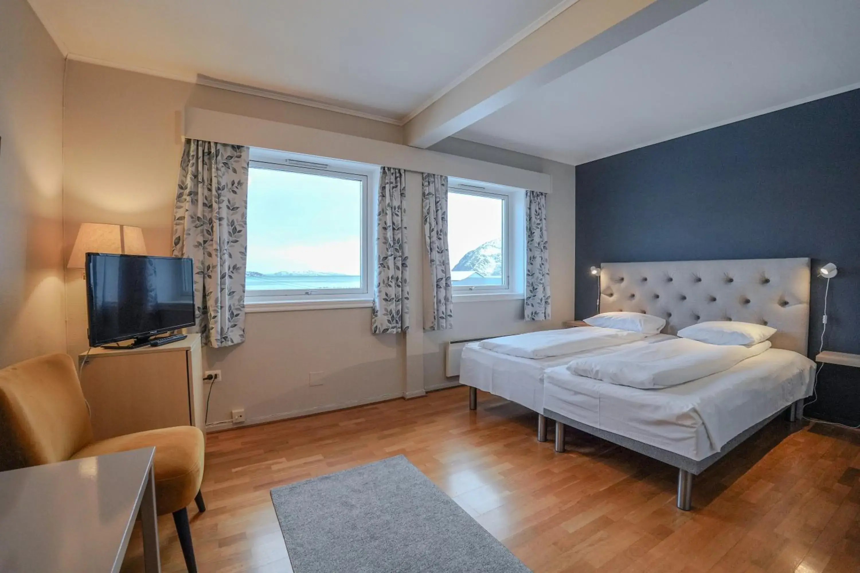 Double Room with Sea View in Reisafjord Hotel Double Room with Sea View in Reisafjord Hotel