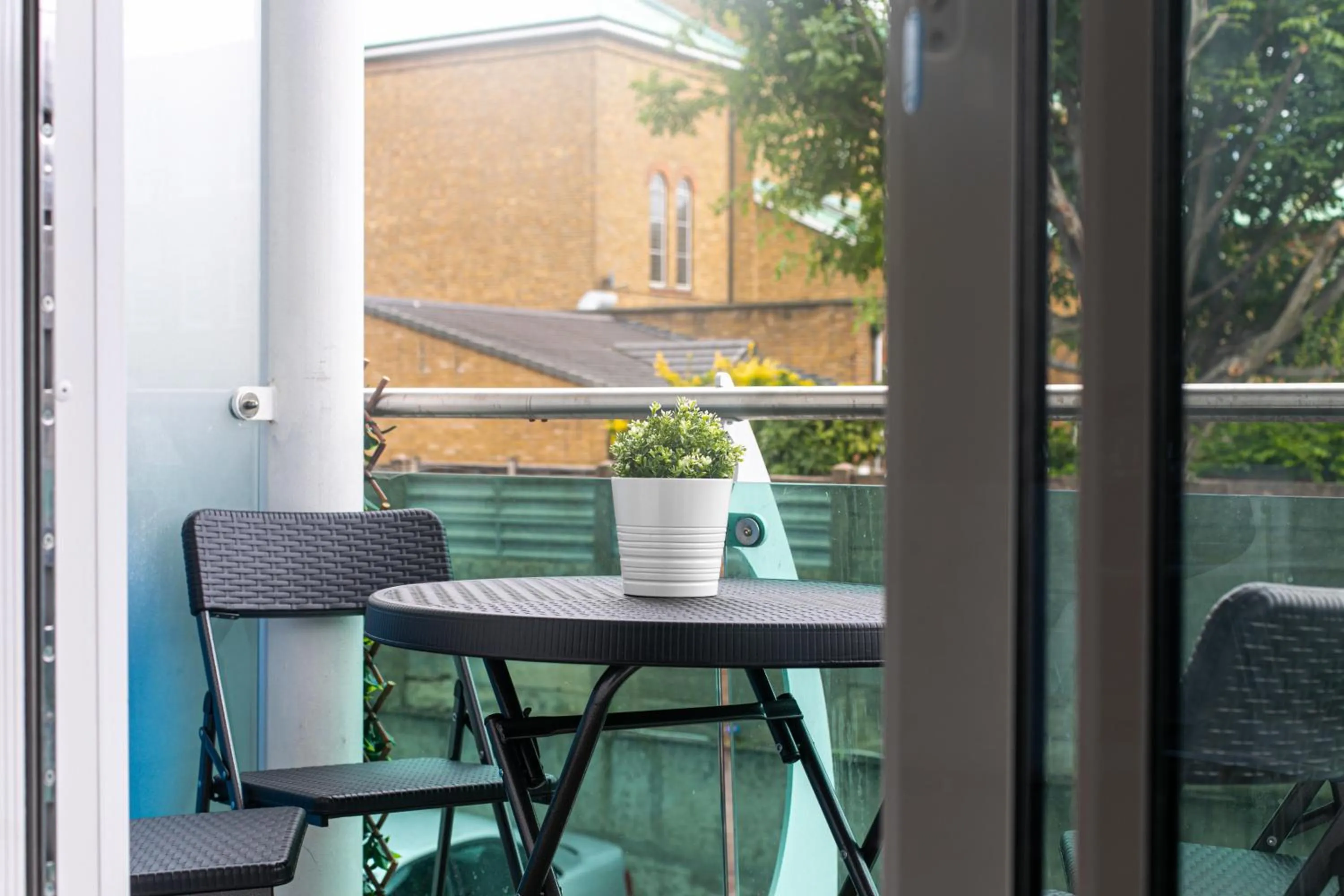 Balcony/Terrace in Skyvillion - COZY APARTMENTS in Enfield Town With Free Parking & Wifi