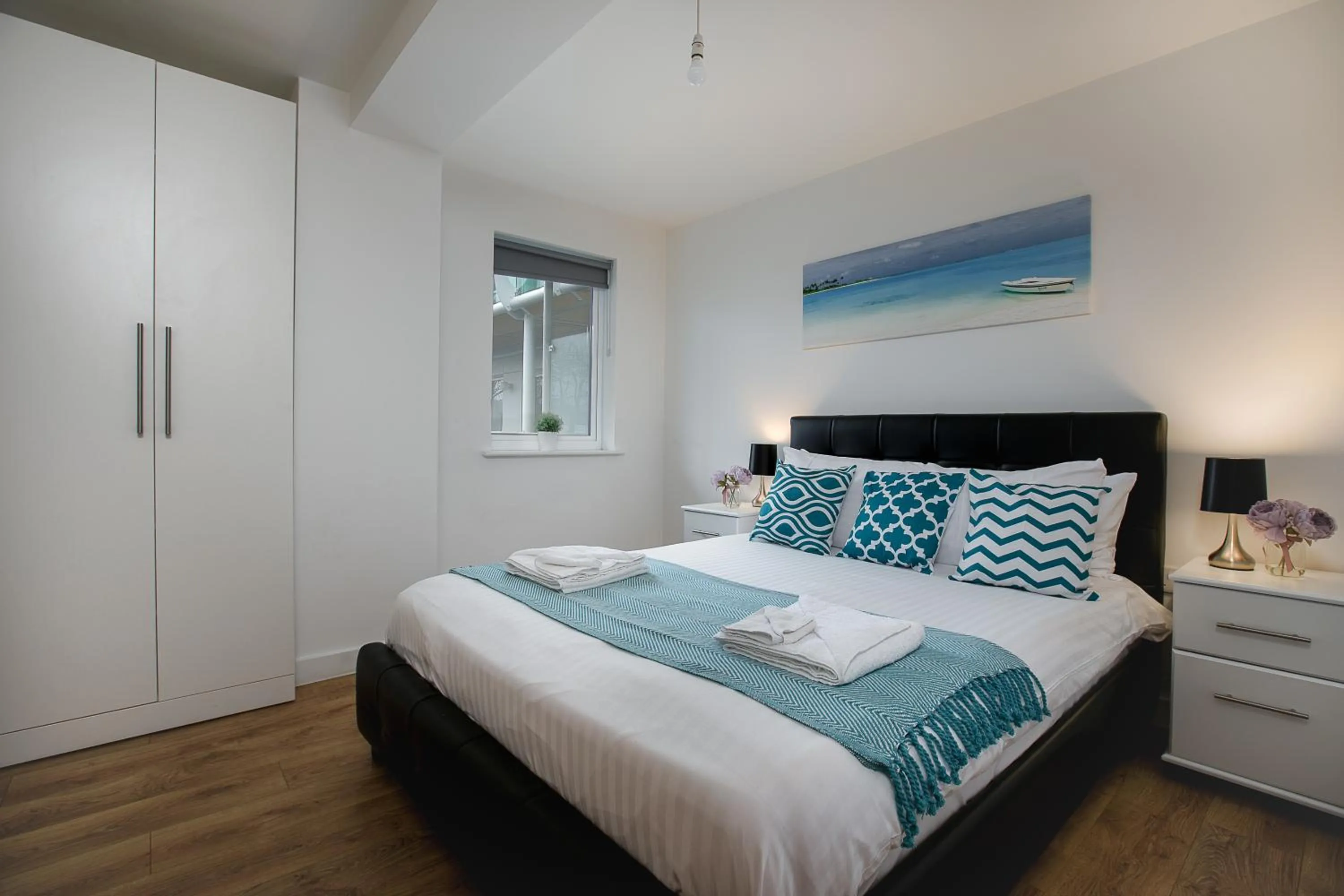 Bedroom, Bed in Skyvillion - COZY APARTMENTS in Enfield Town With Free Parking & Wifi