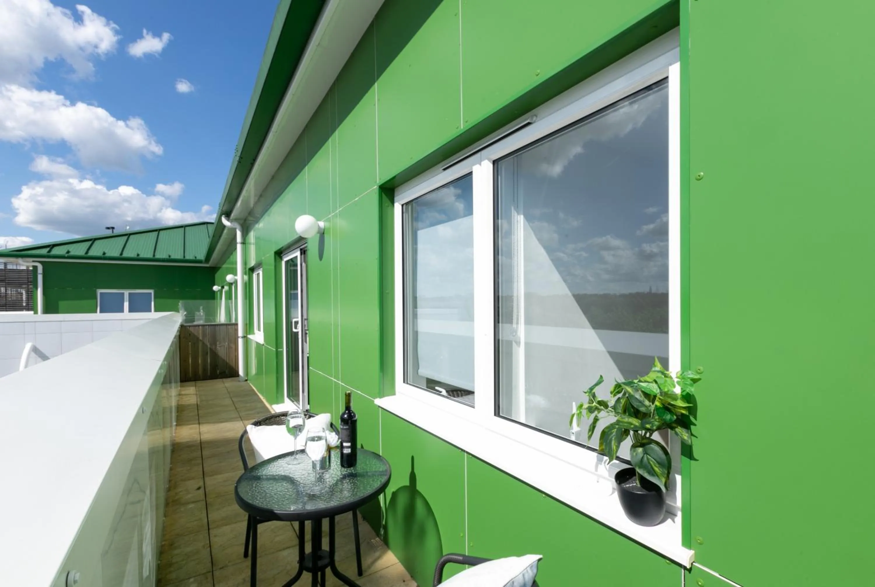 Balcony/Terrace in Skyvillion - COZY APARTMENTS in Enfield Town With Free Parking & Wifi